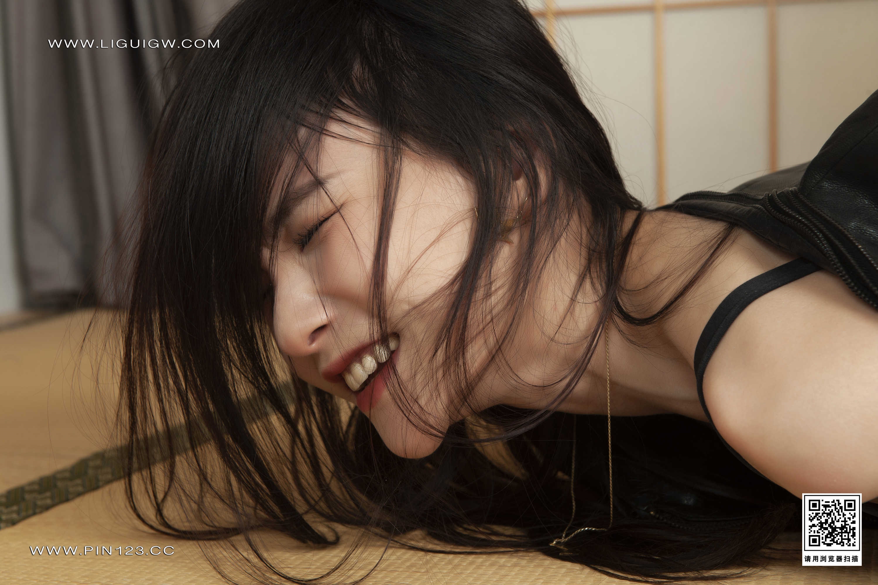 Chinese lady bondage 570