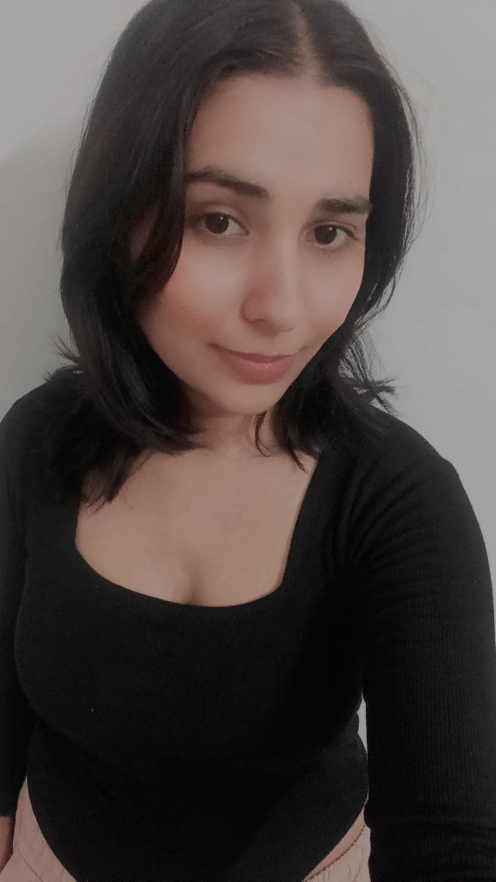 Horny indian slut showing boobs