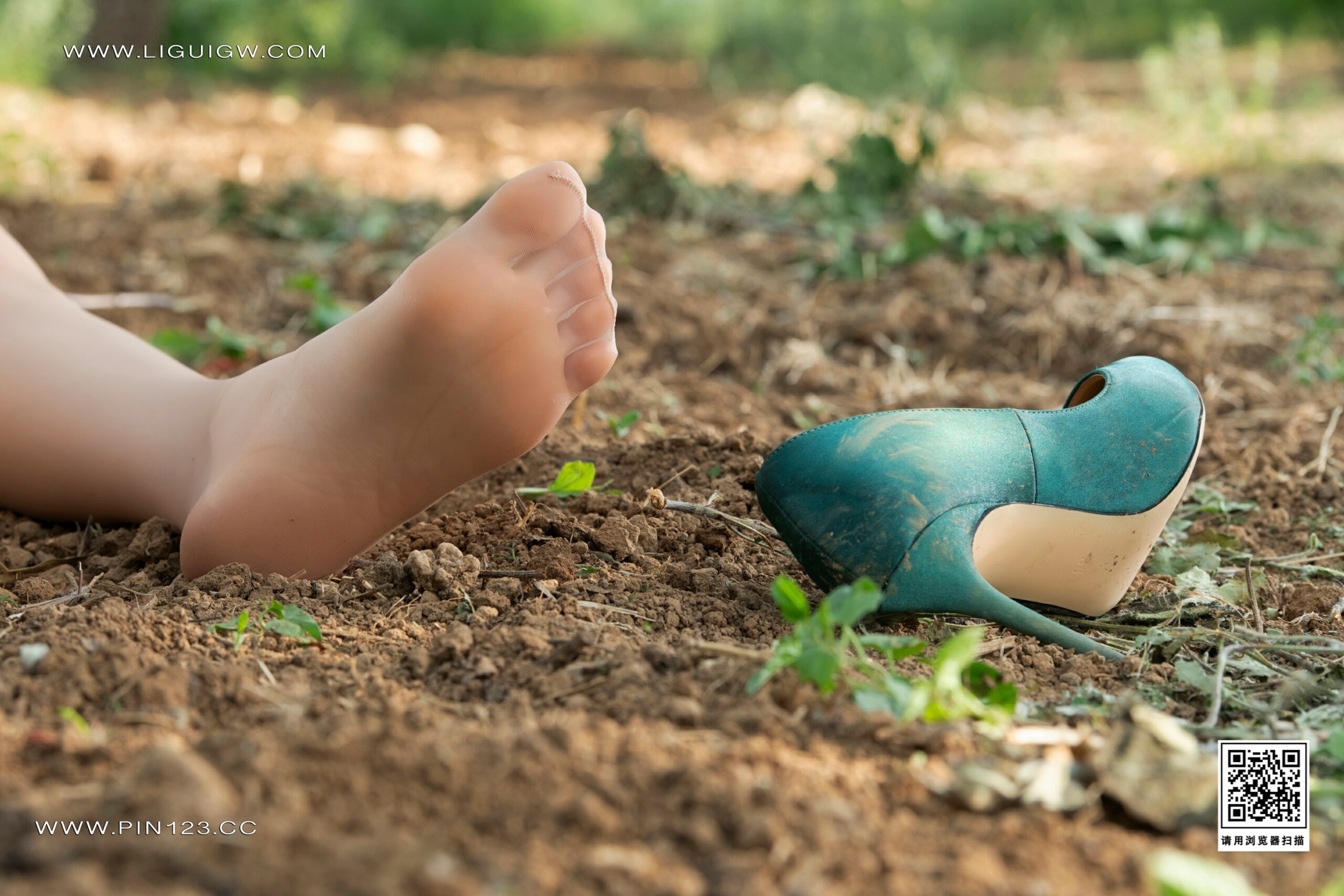 Chinese lady bondage 575