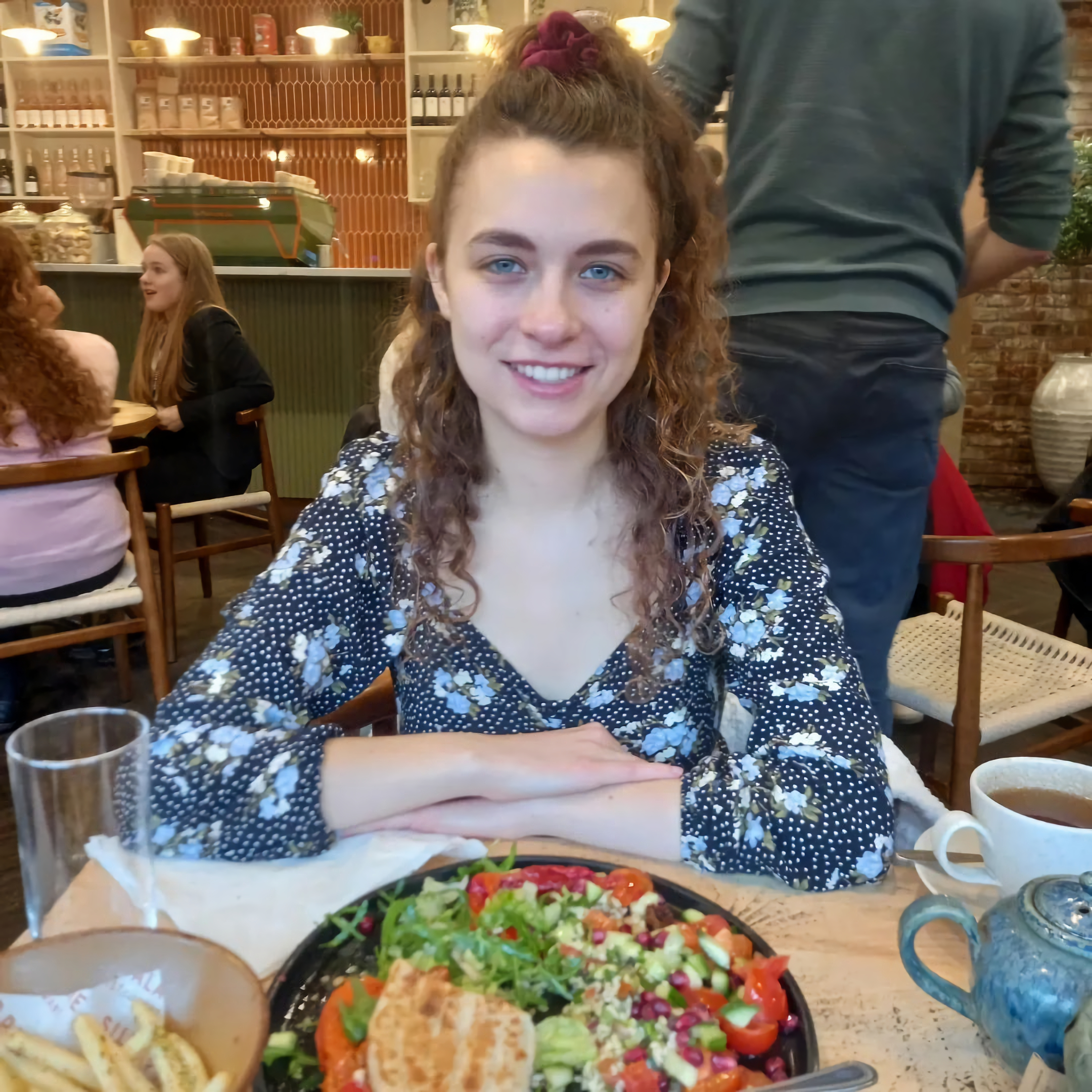 Fit slut Laura naked public