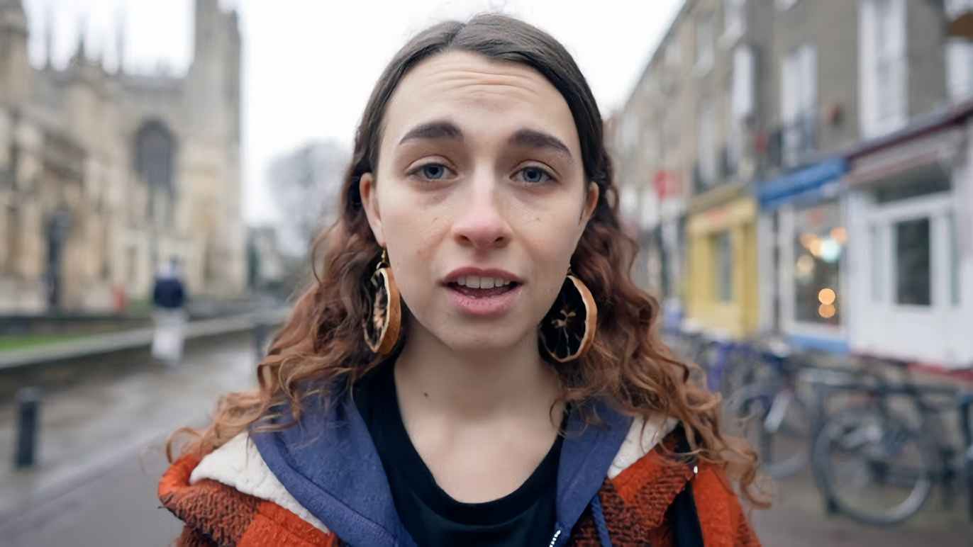 Fit slut Laura naked public