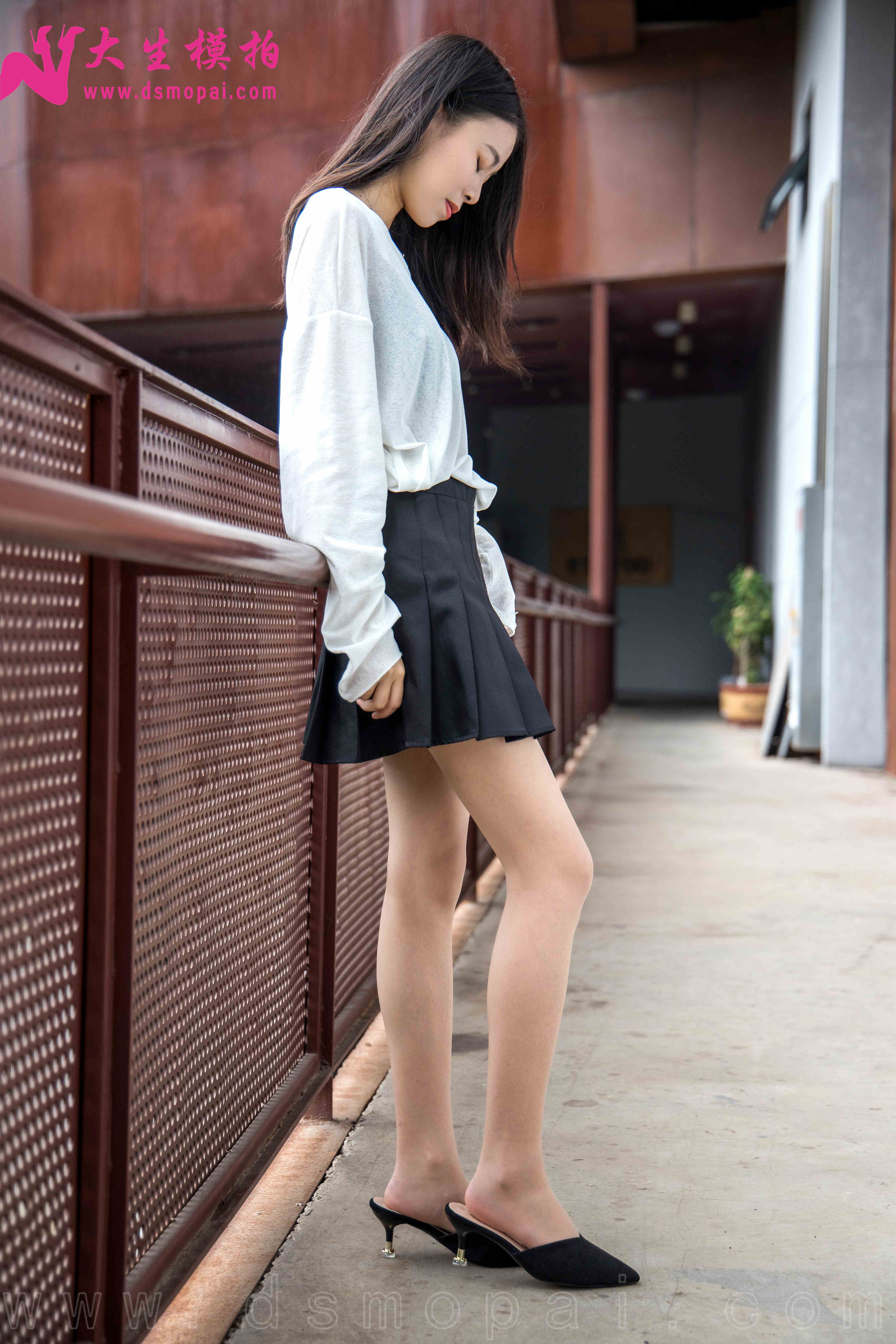 China Beauty Legs and feet 978