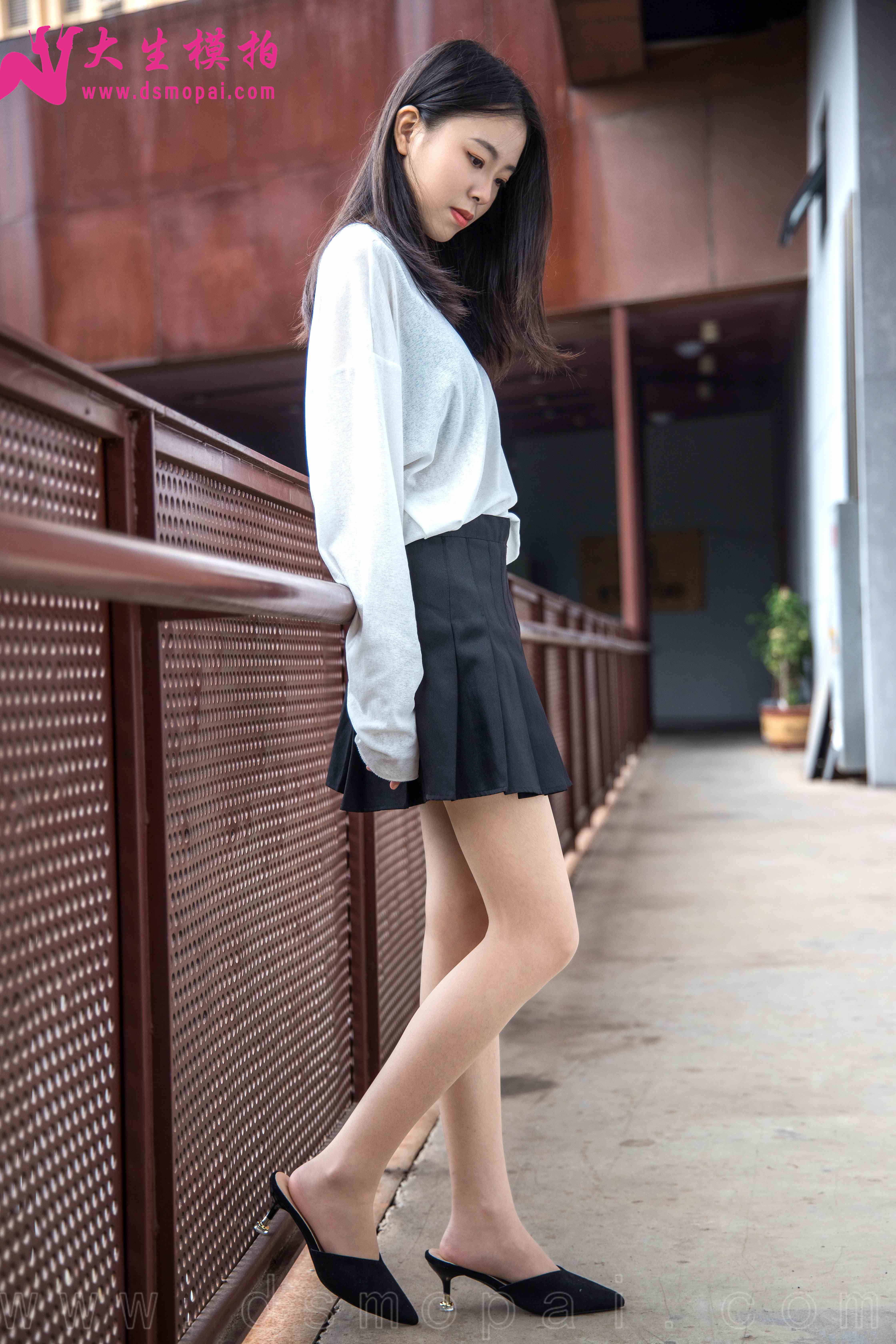 China Beauty Legs and feet 978