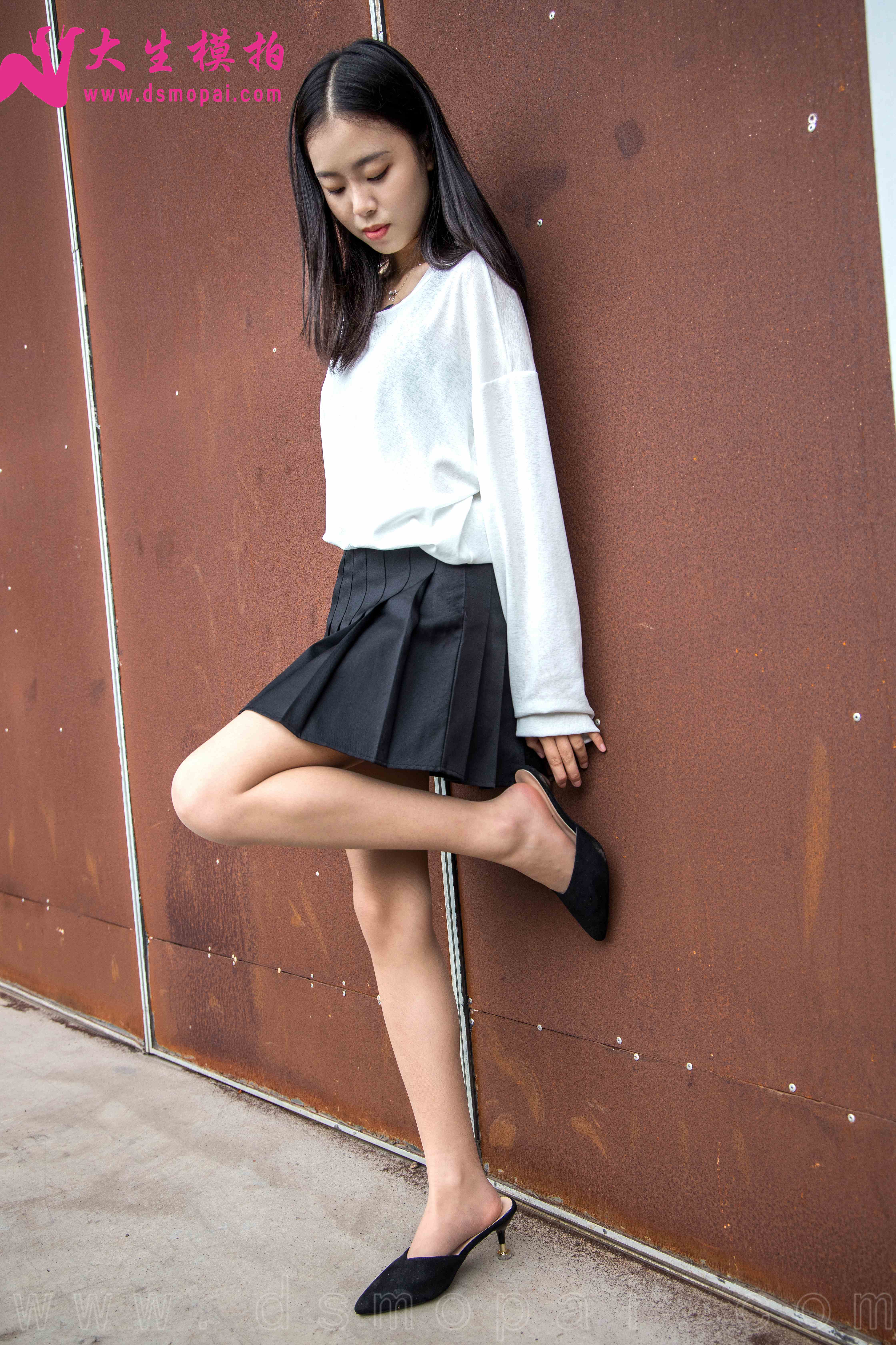 China Beauty Legs and feet 978