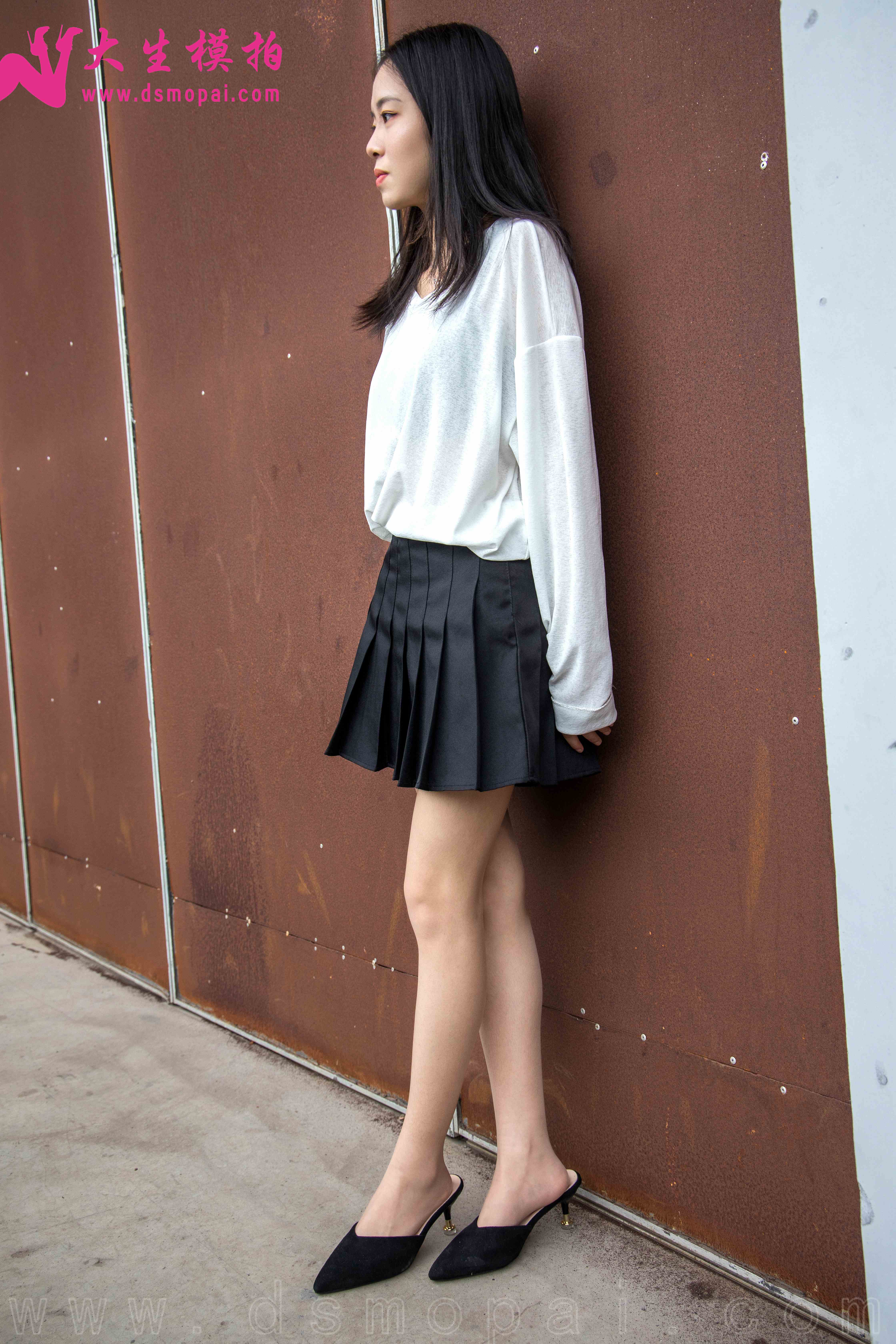 China Beauty Legs and feet 978