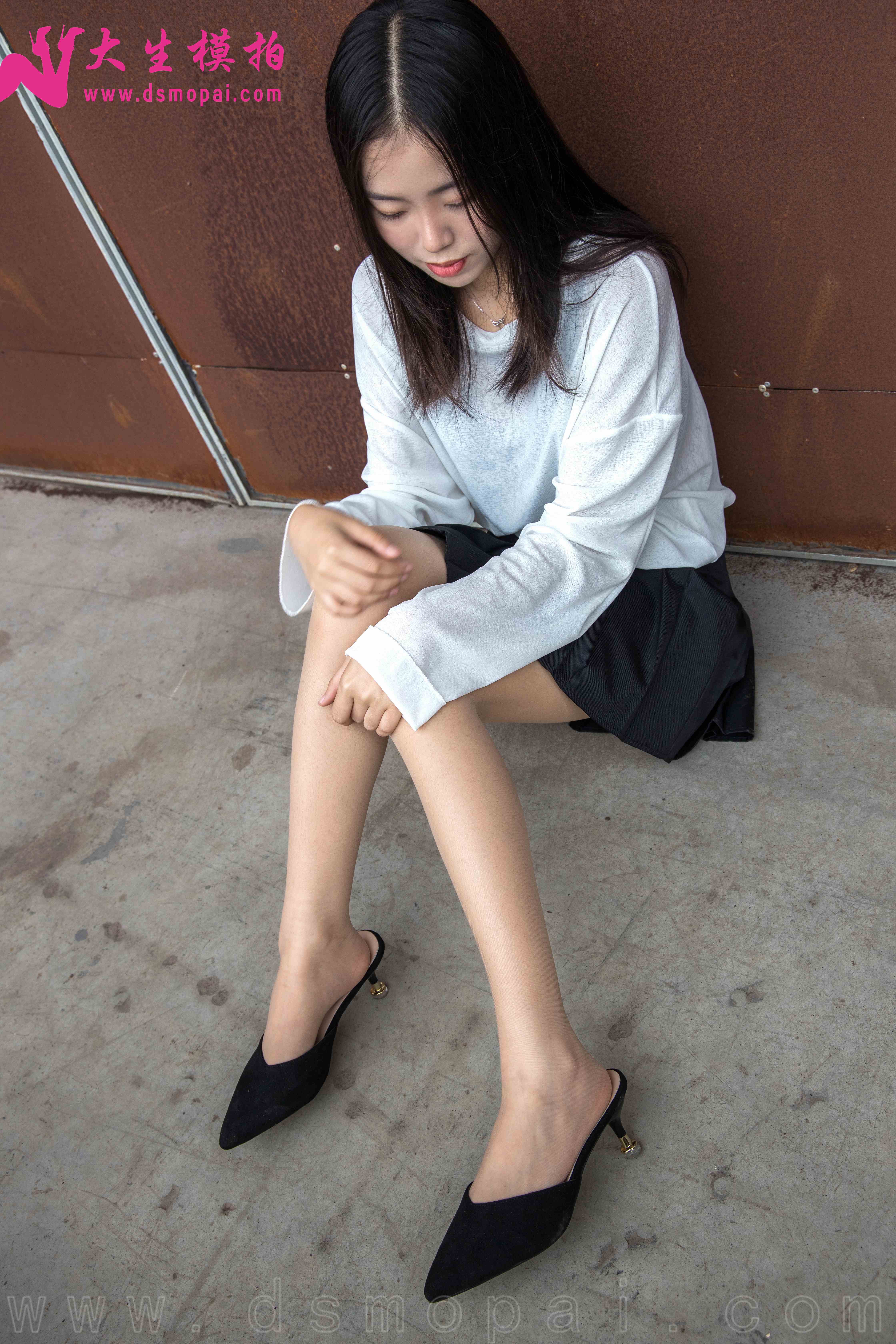 China Beauty Legs and feet 978