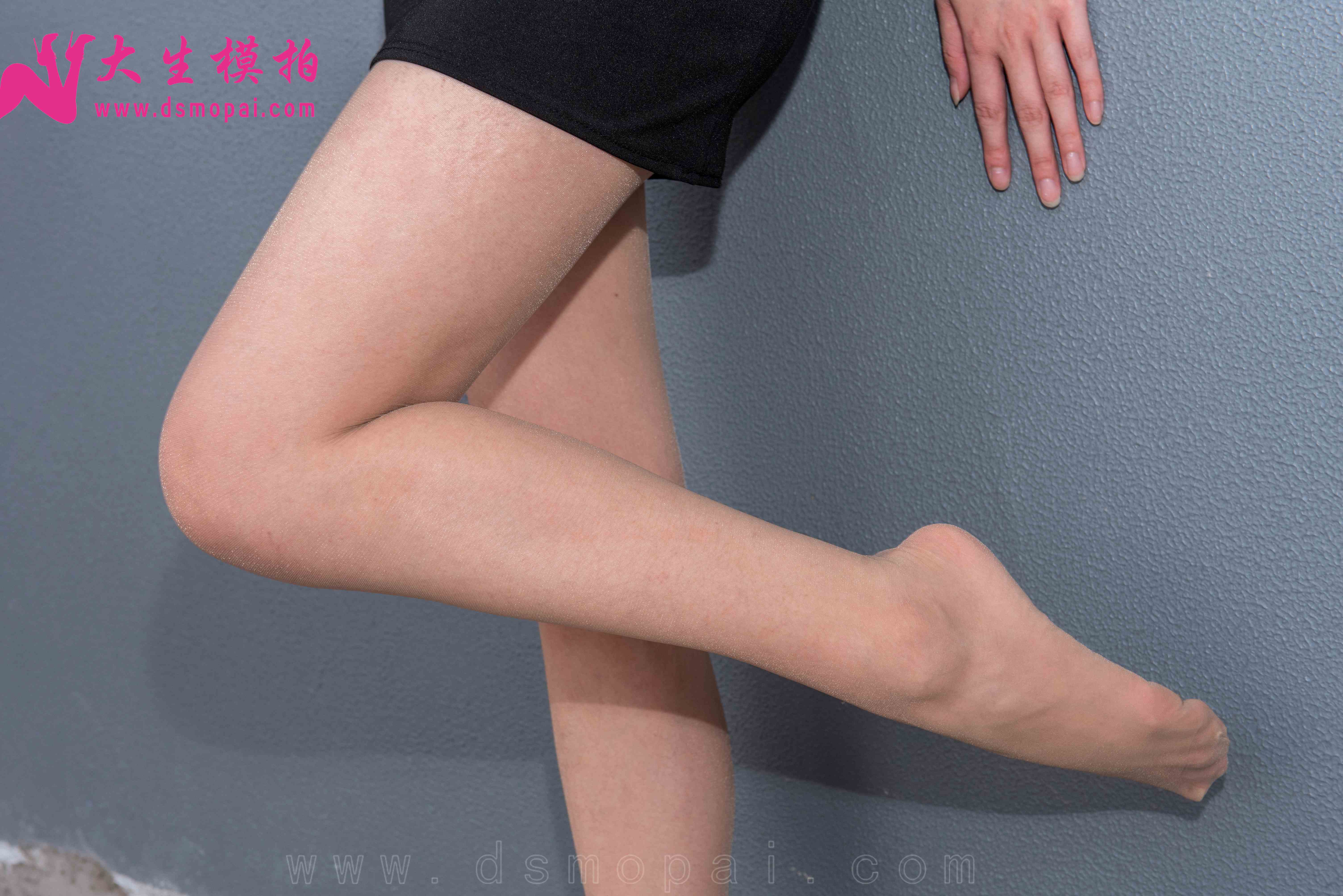 China Beauty Legs and feet 982