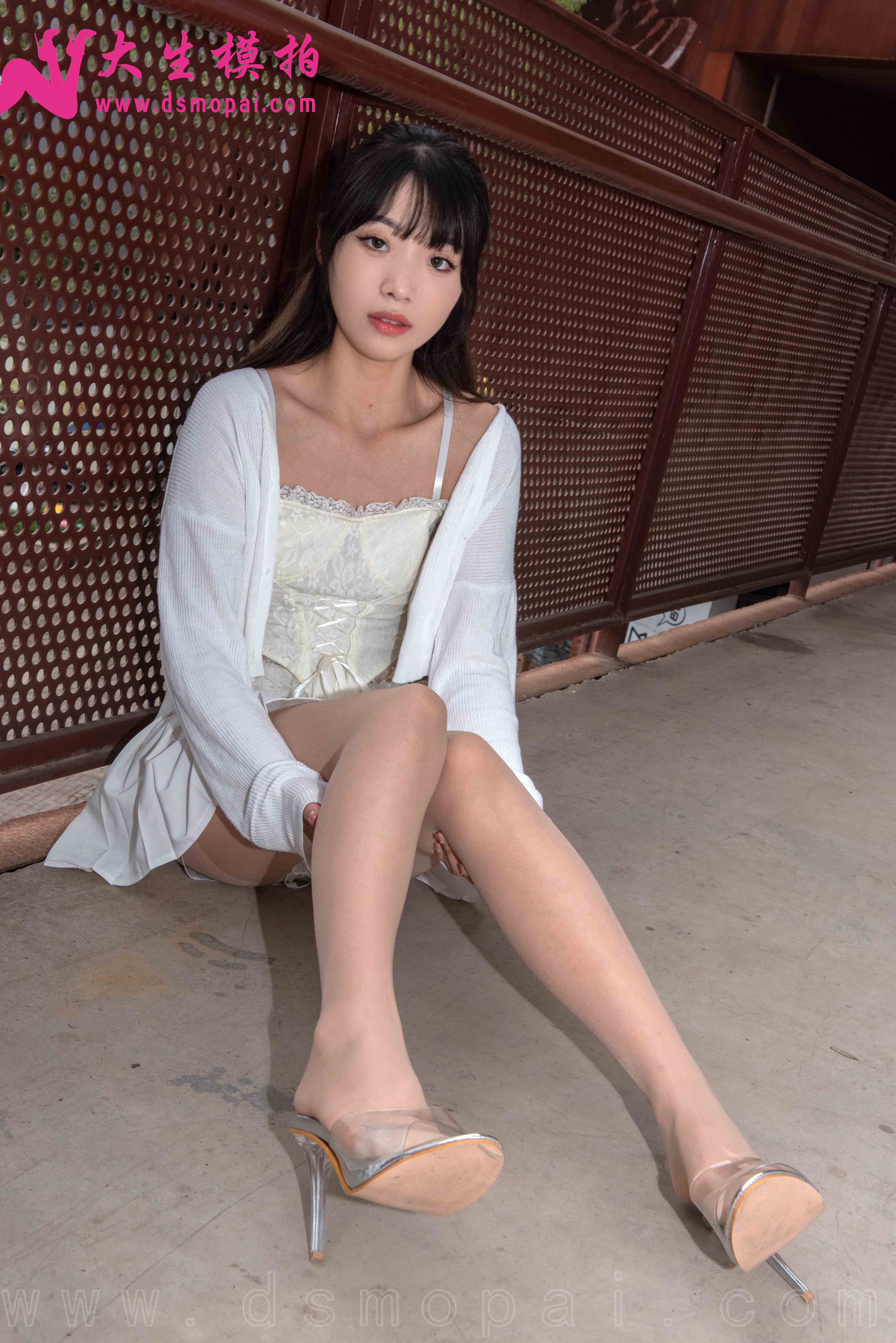 China Beauty Legs and feet 983