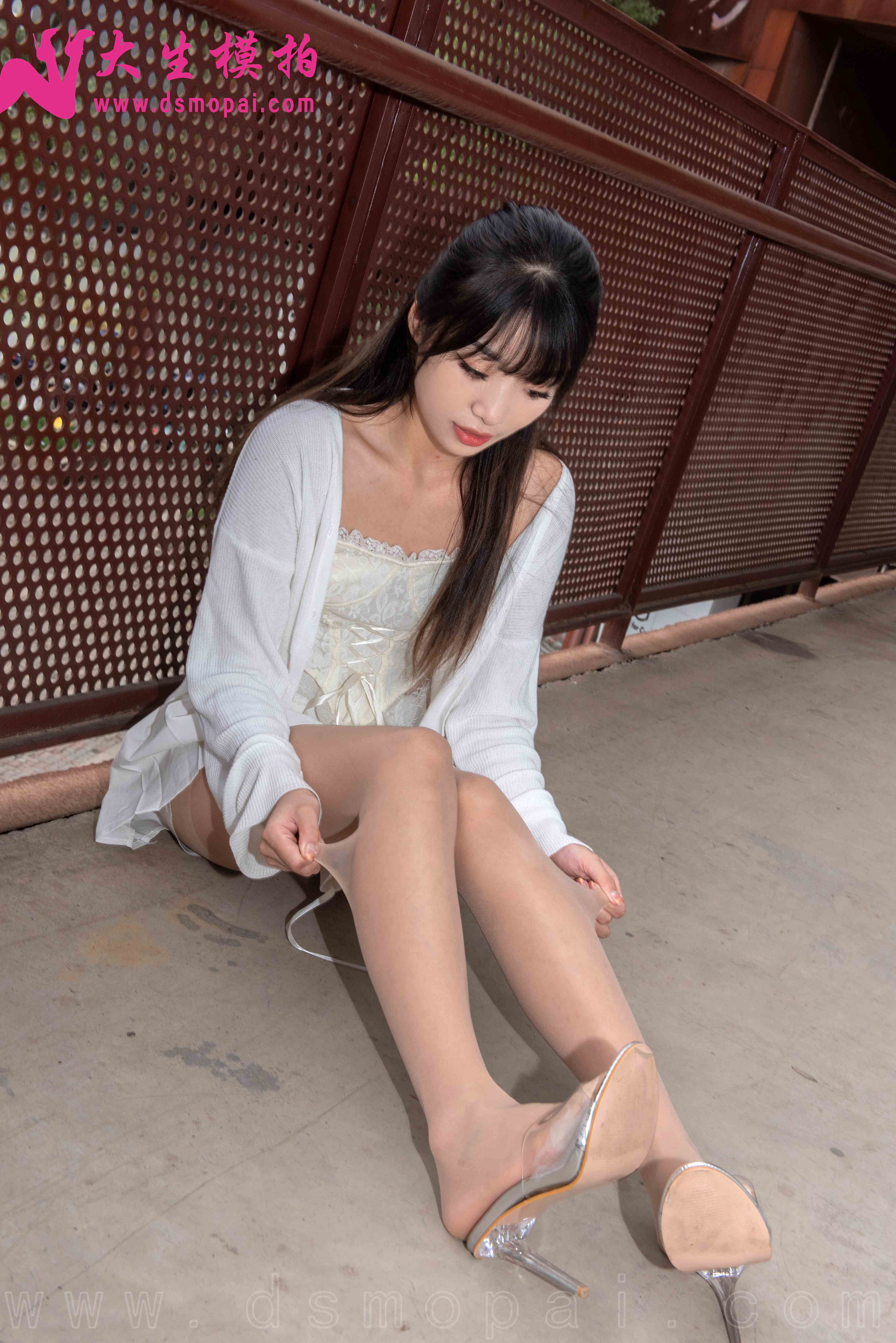 China Beauty Legs and feet 983