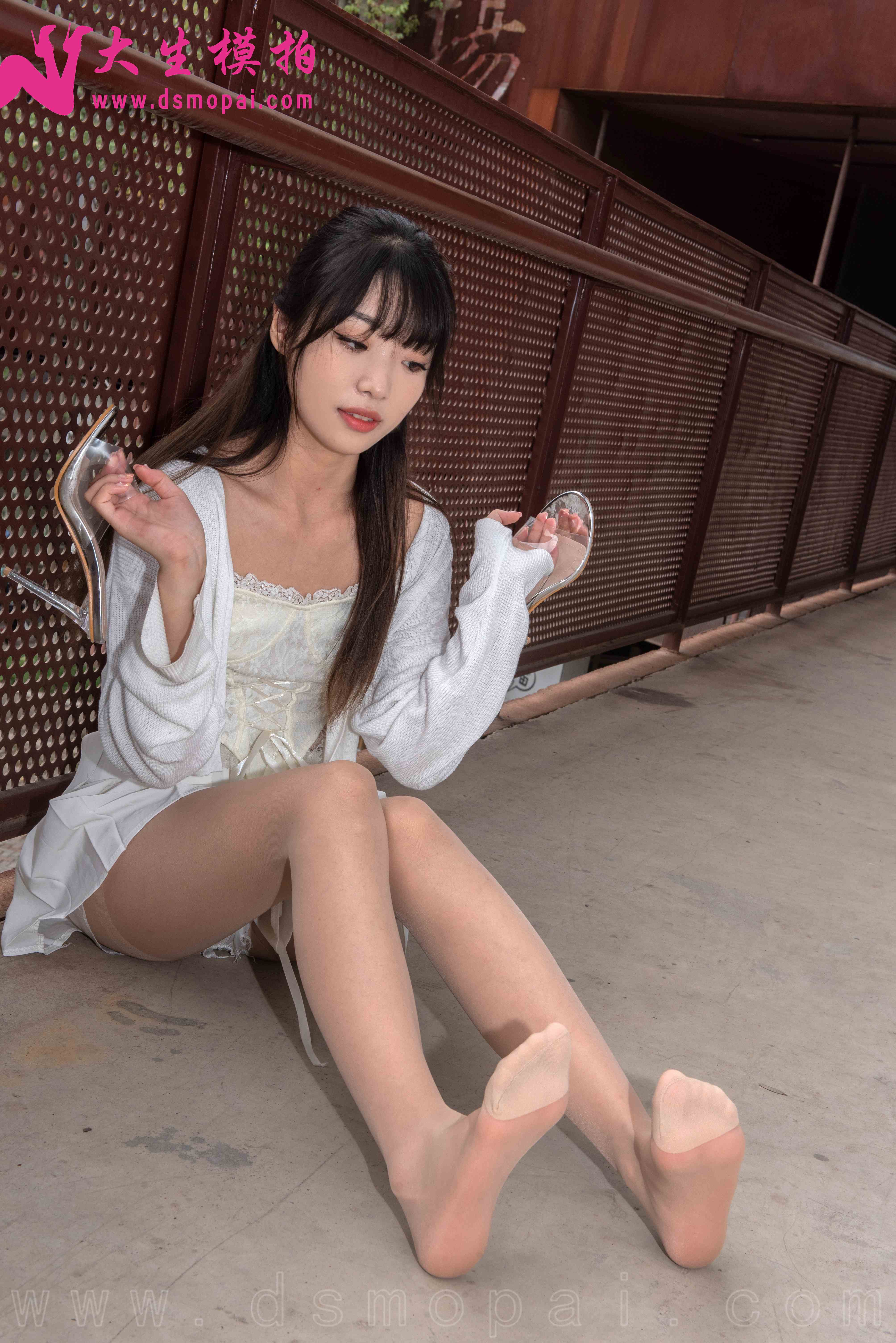 China Beauty Legs and feet 983