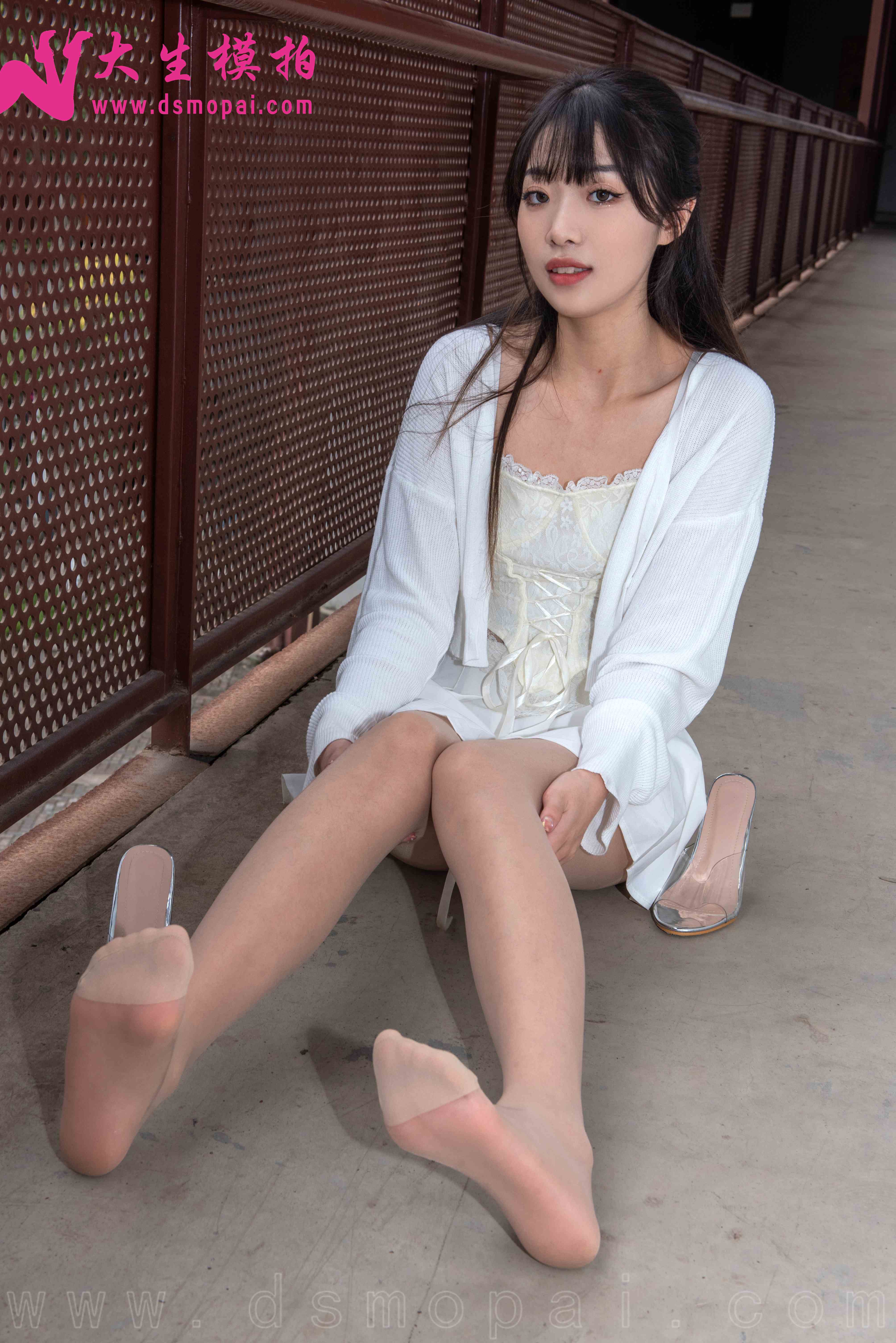 China Beauty Legs and feet 983