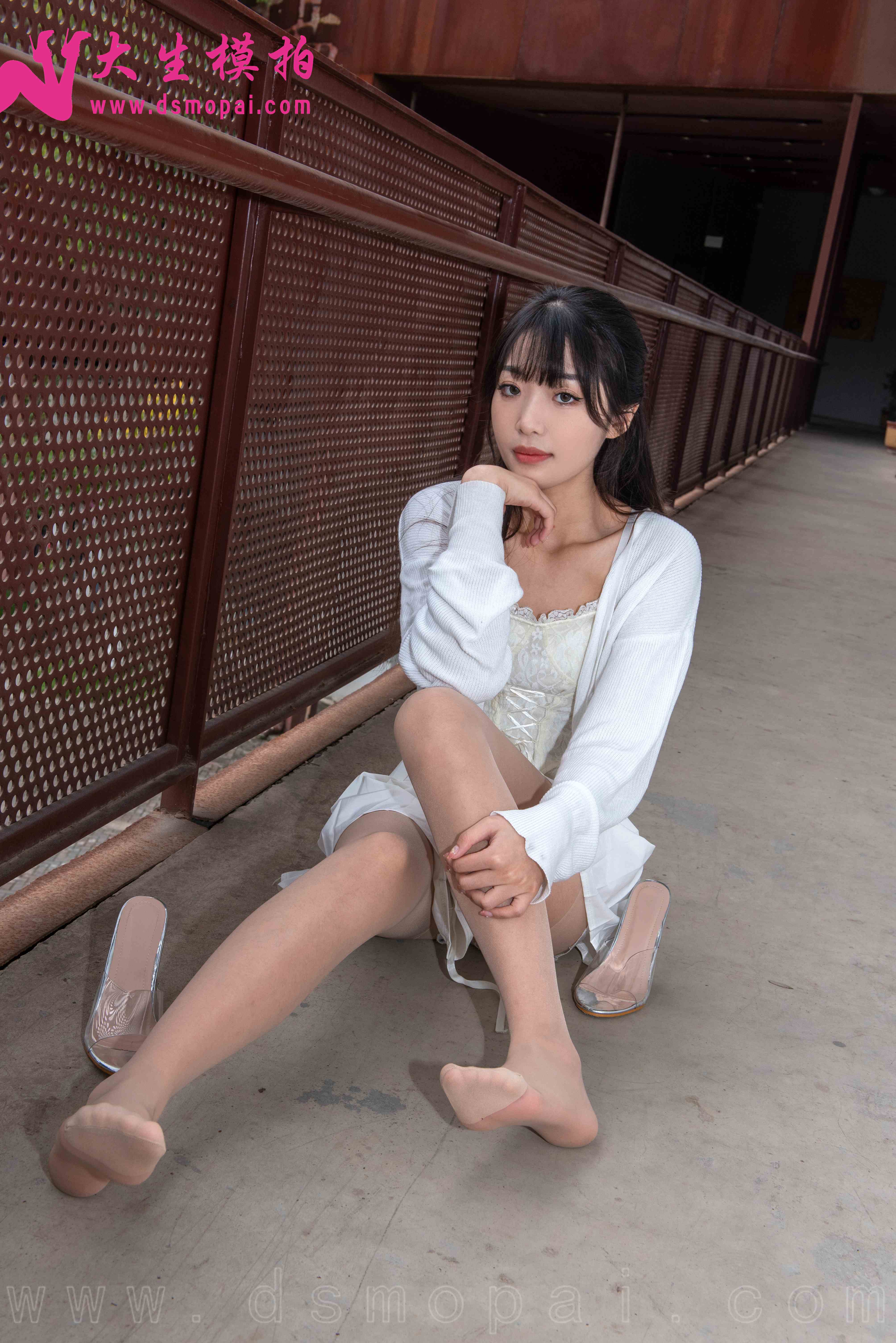 China Beauty Legs and feet 983