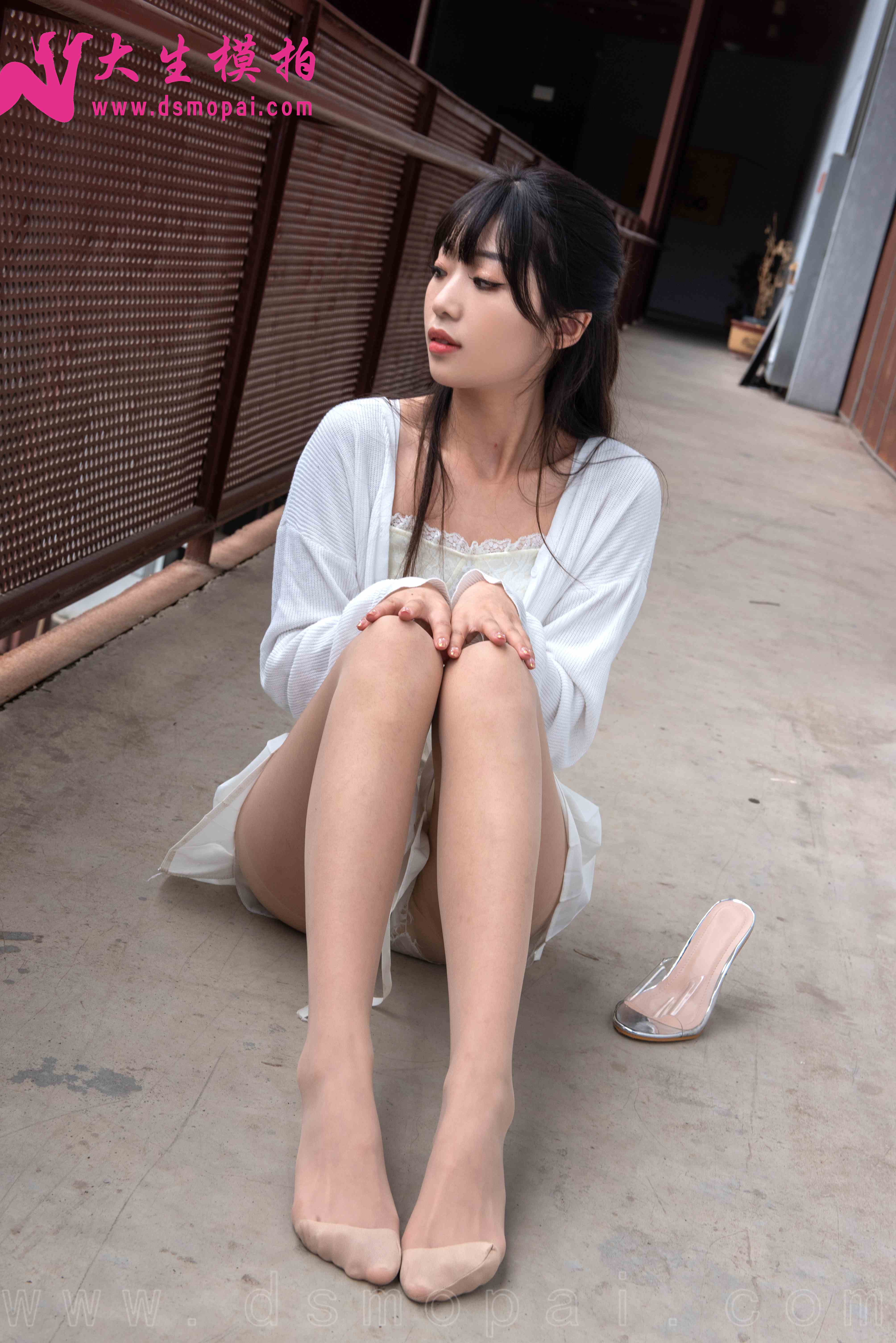 China Beauty Legs and feet 983