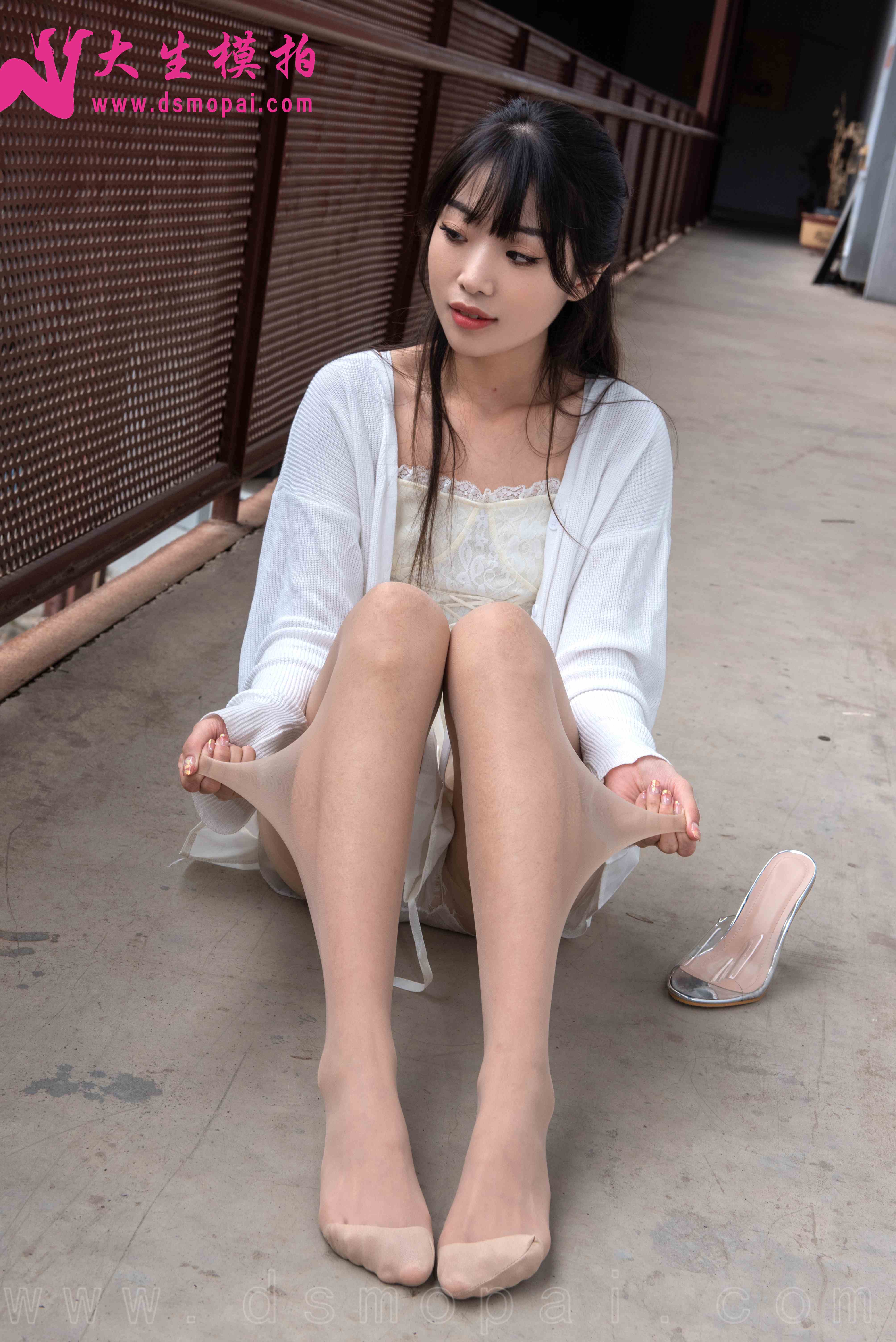China Beauty Legs and feet 983