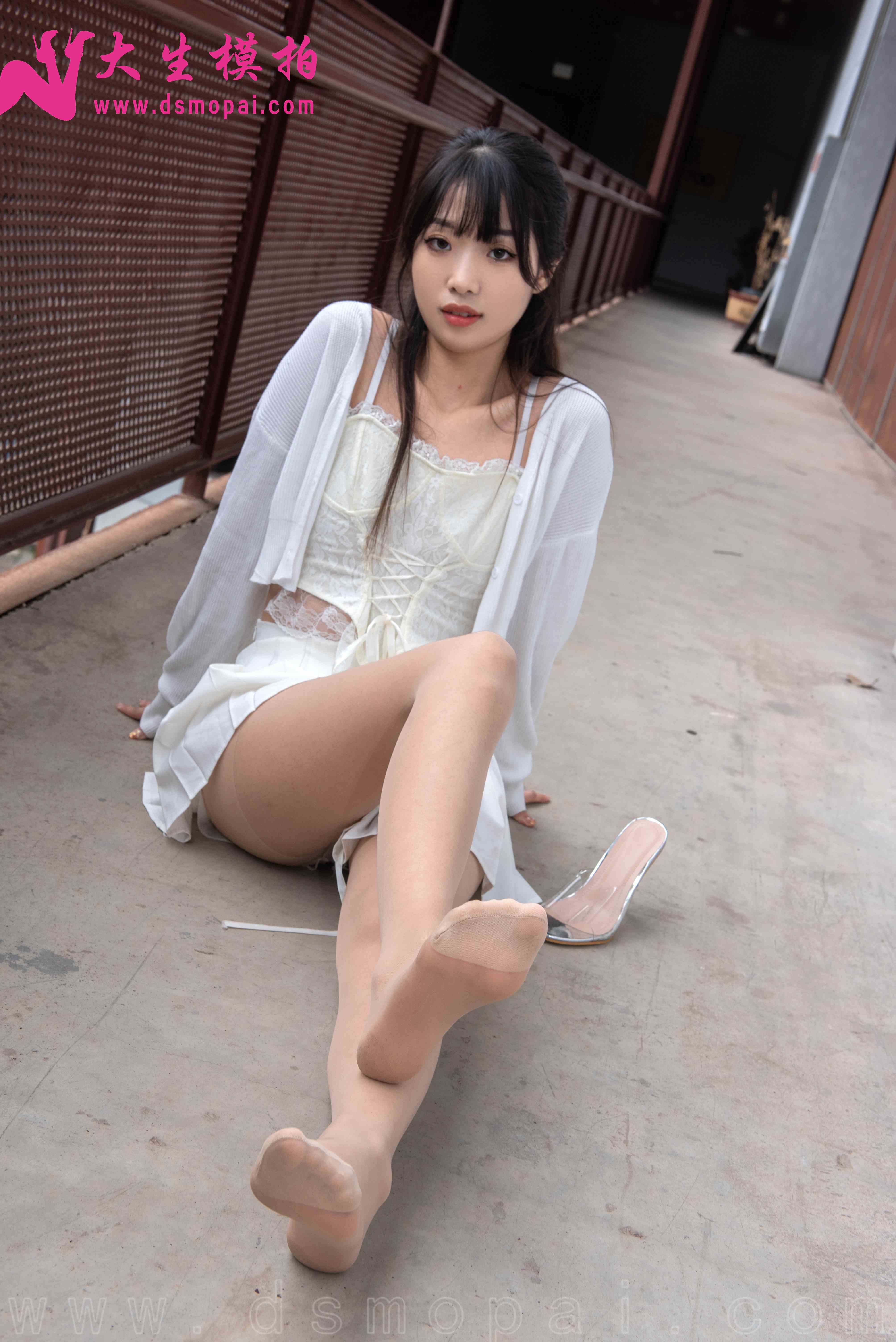 China Beauty Legs and feet 983