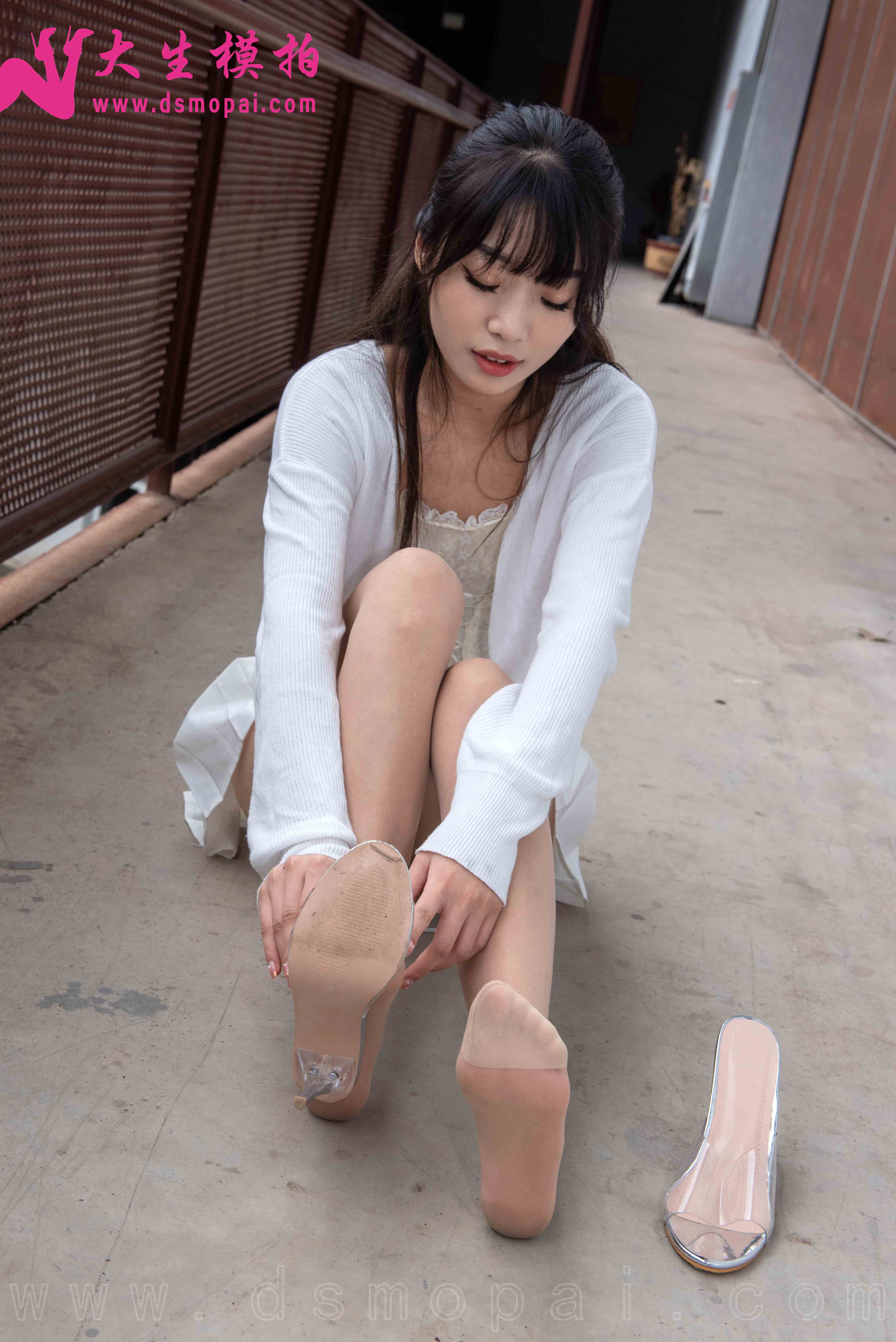 China Beauty Legs and feet 983