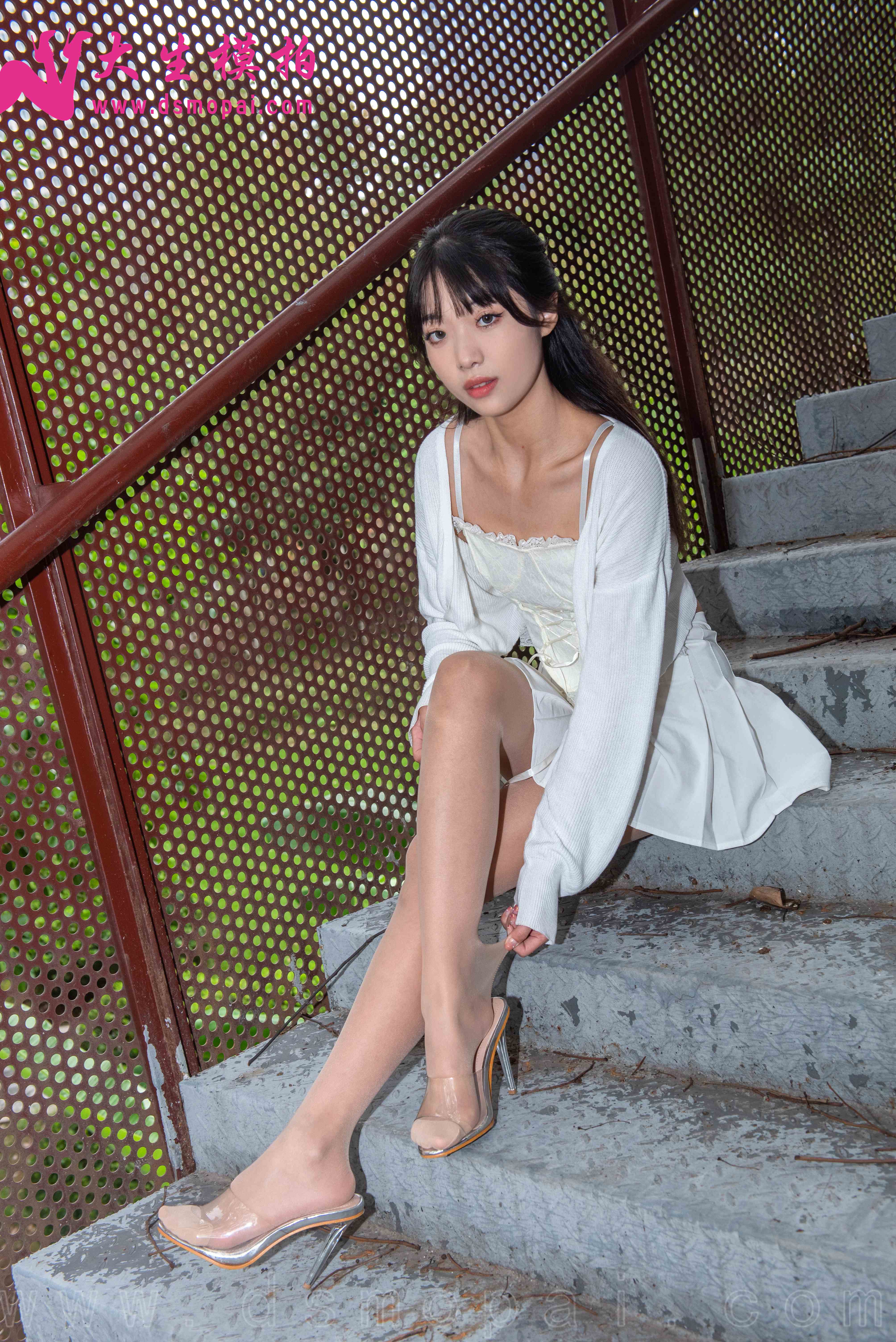 China Beauty Legs and feet 983