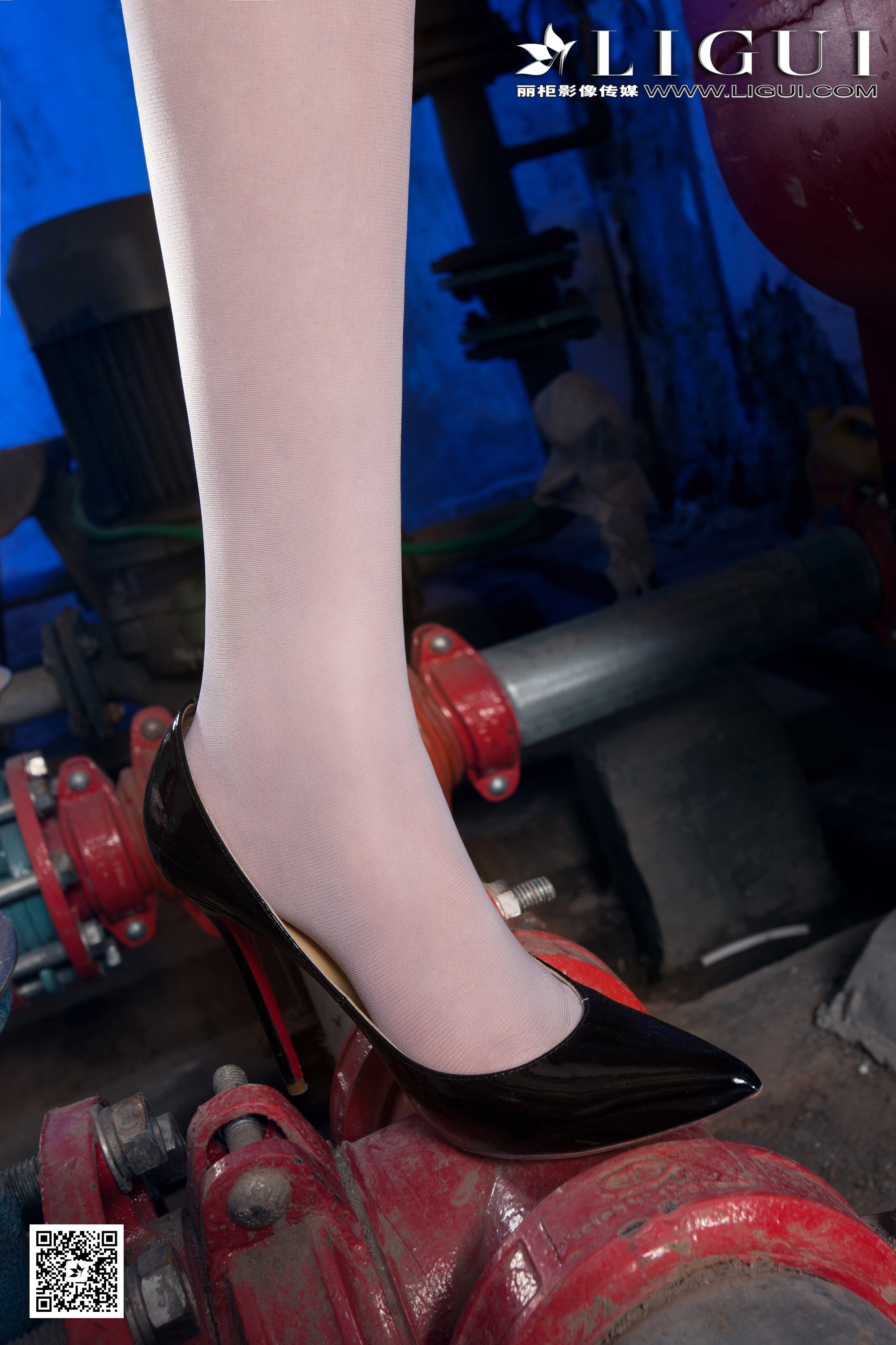 pretty lady dirty feet 30