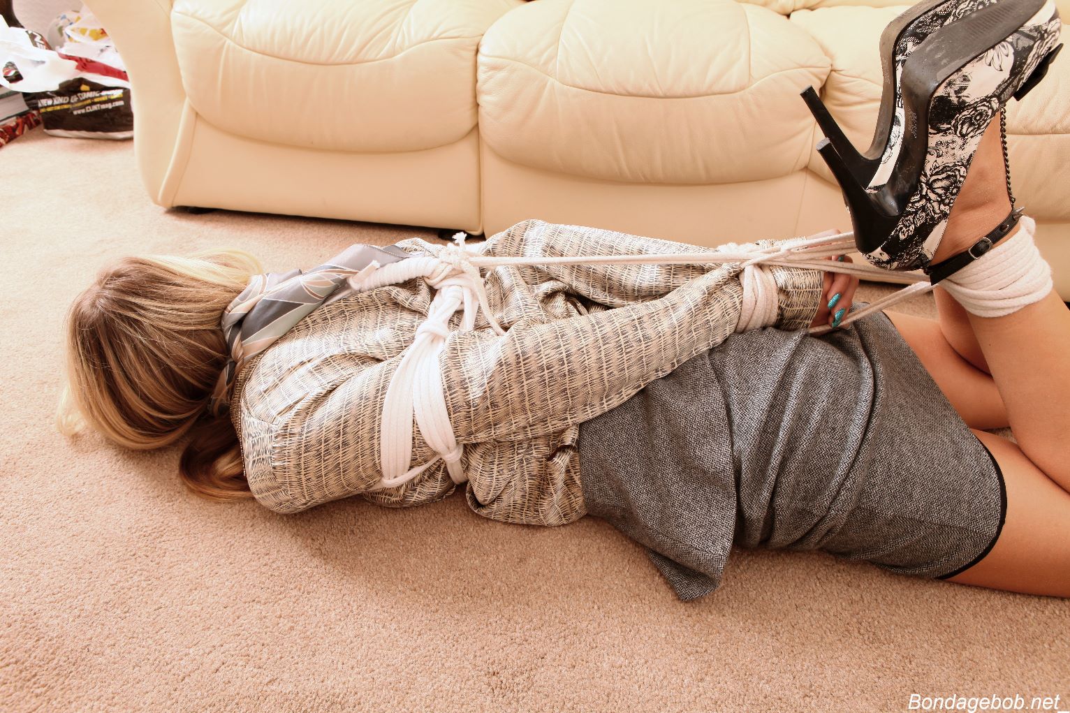 Tied Sexy Beauties 205-1