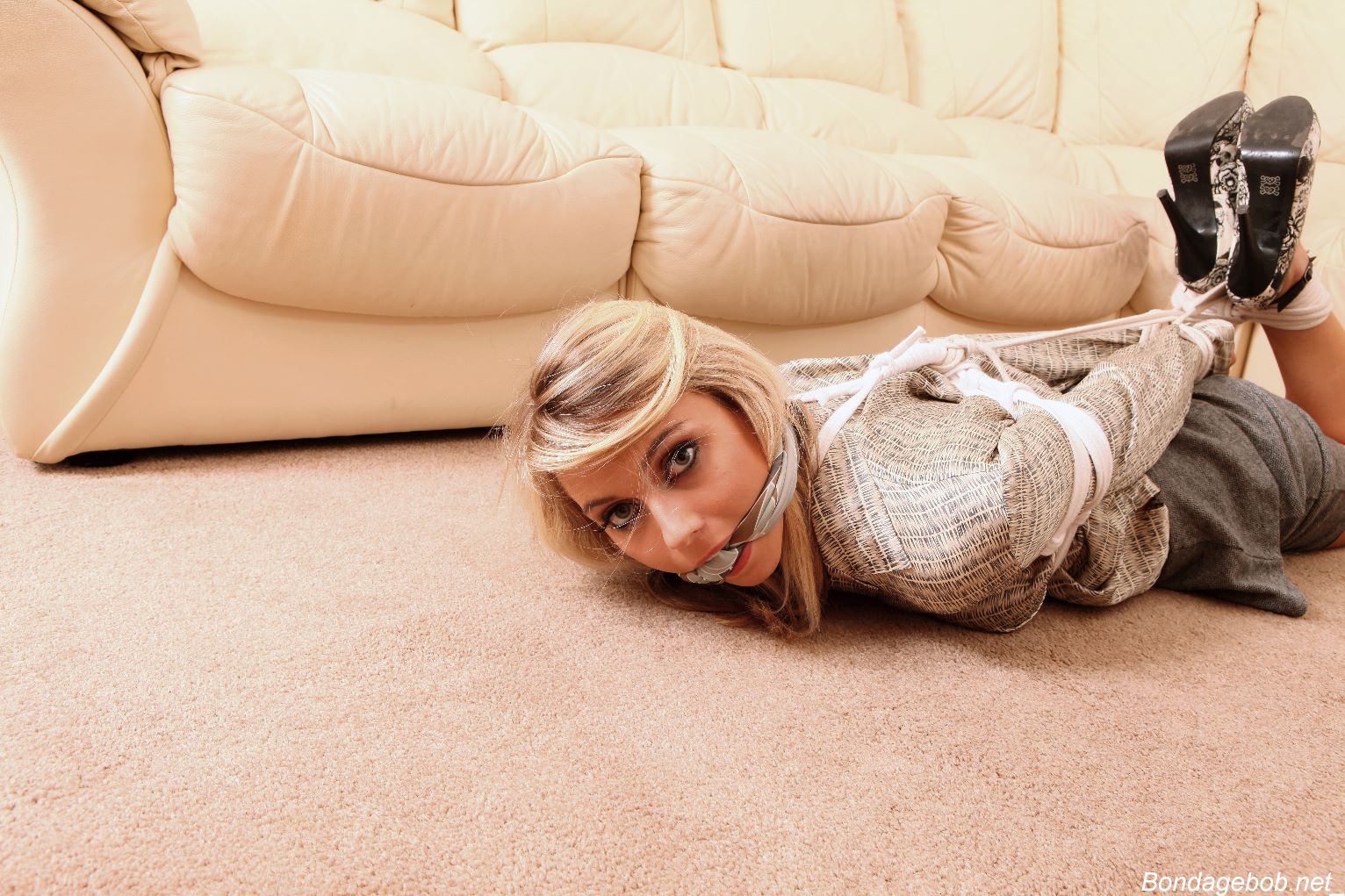 Tied Sexy Beauties 205-2