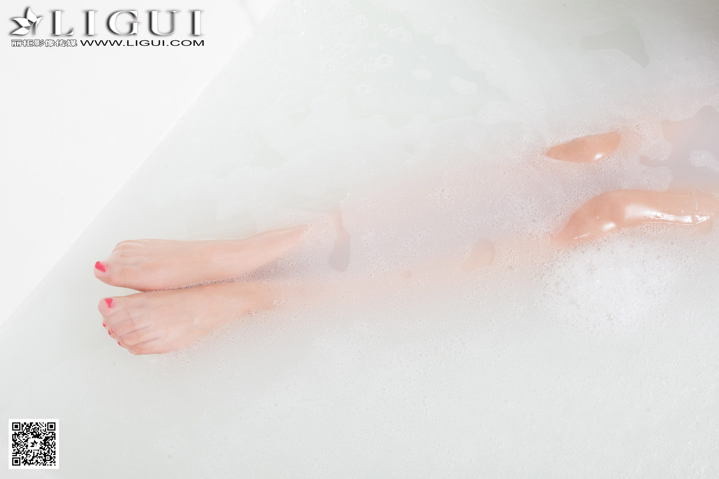 pretty lady dirty feet 32-2