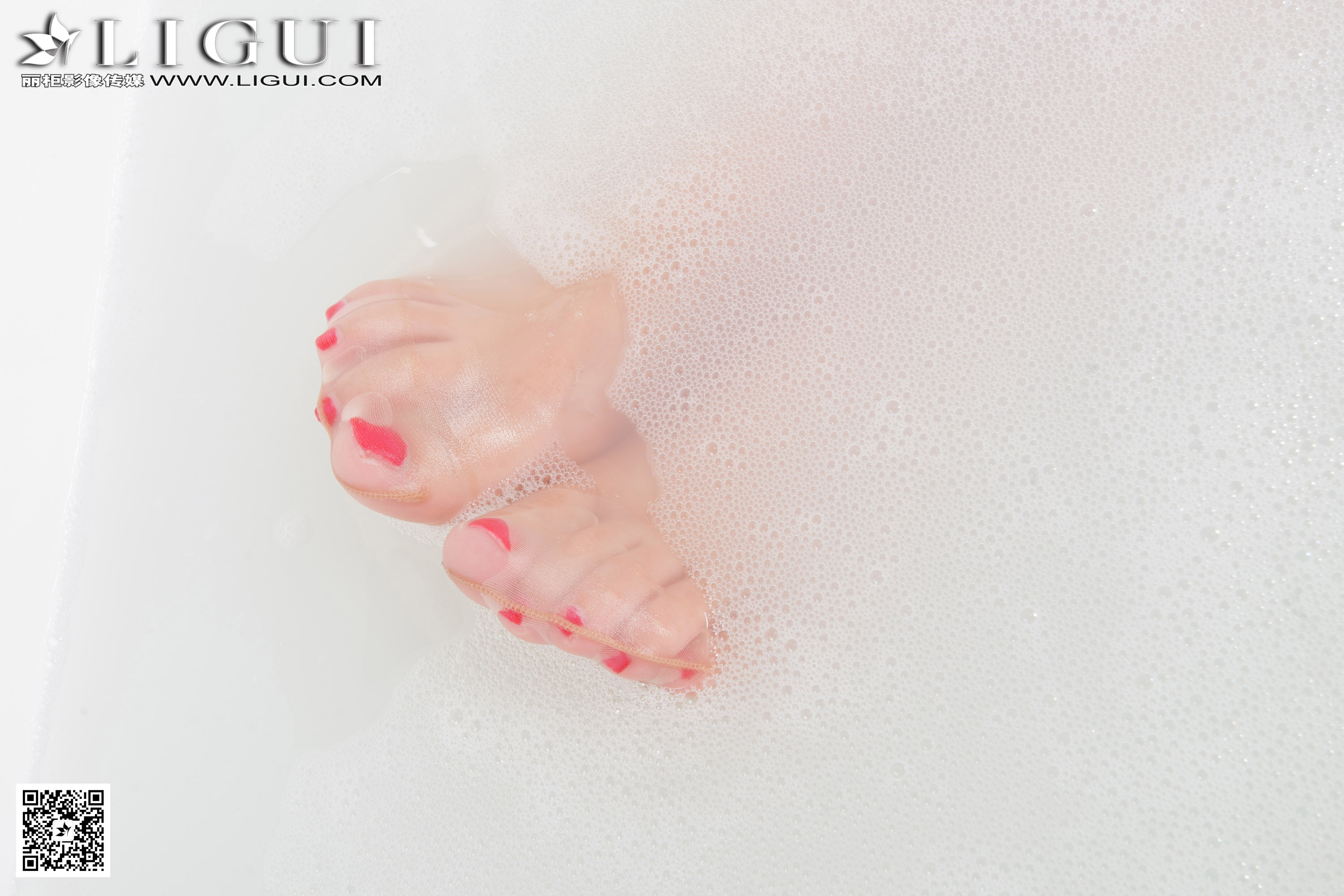 pretty lady dirty feet 32-2