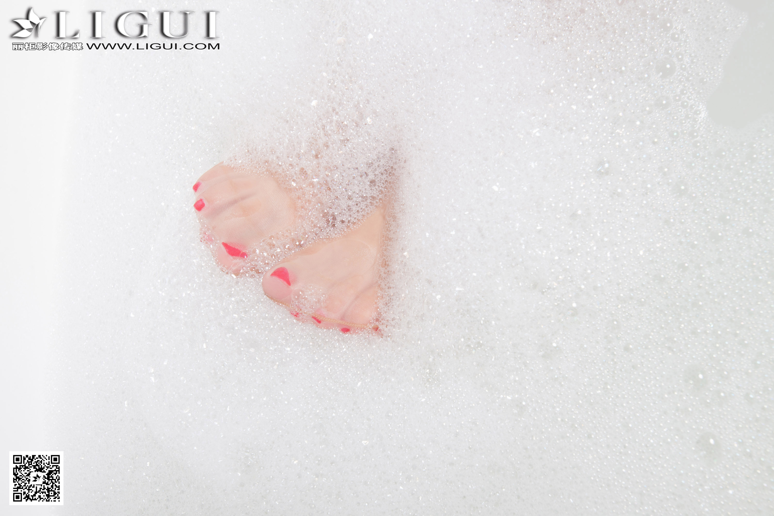 pretty lady dirty feet 32-2