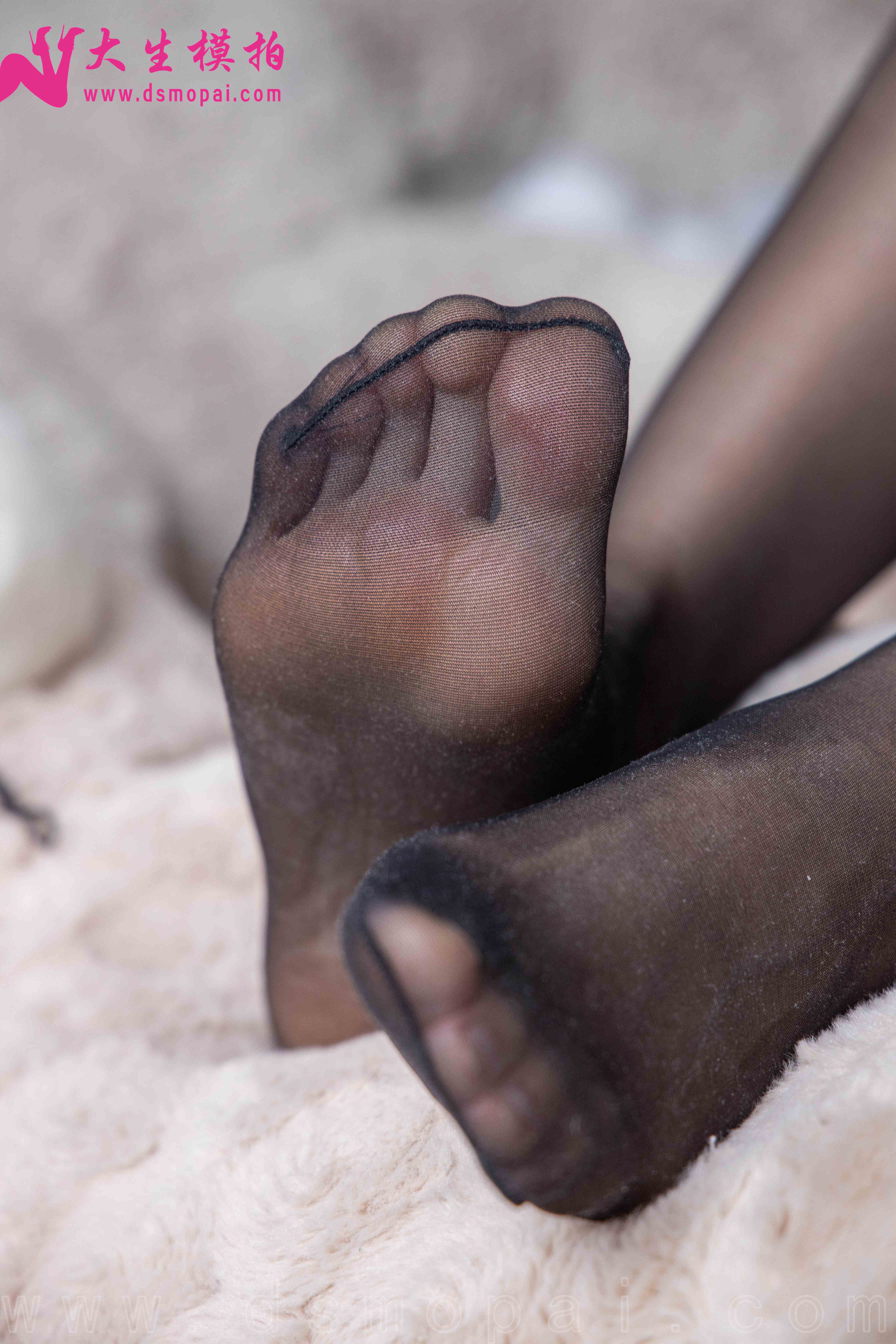 China Beauty Legs and feet 999