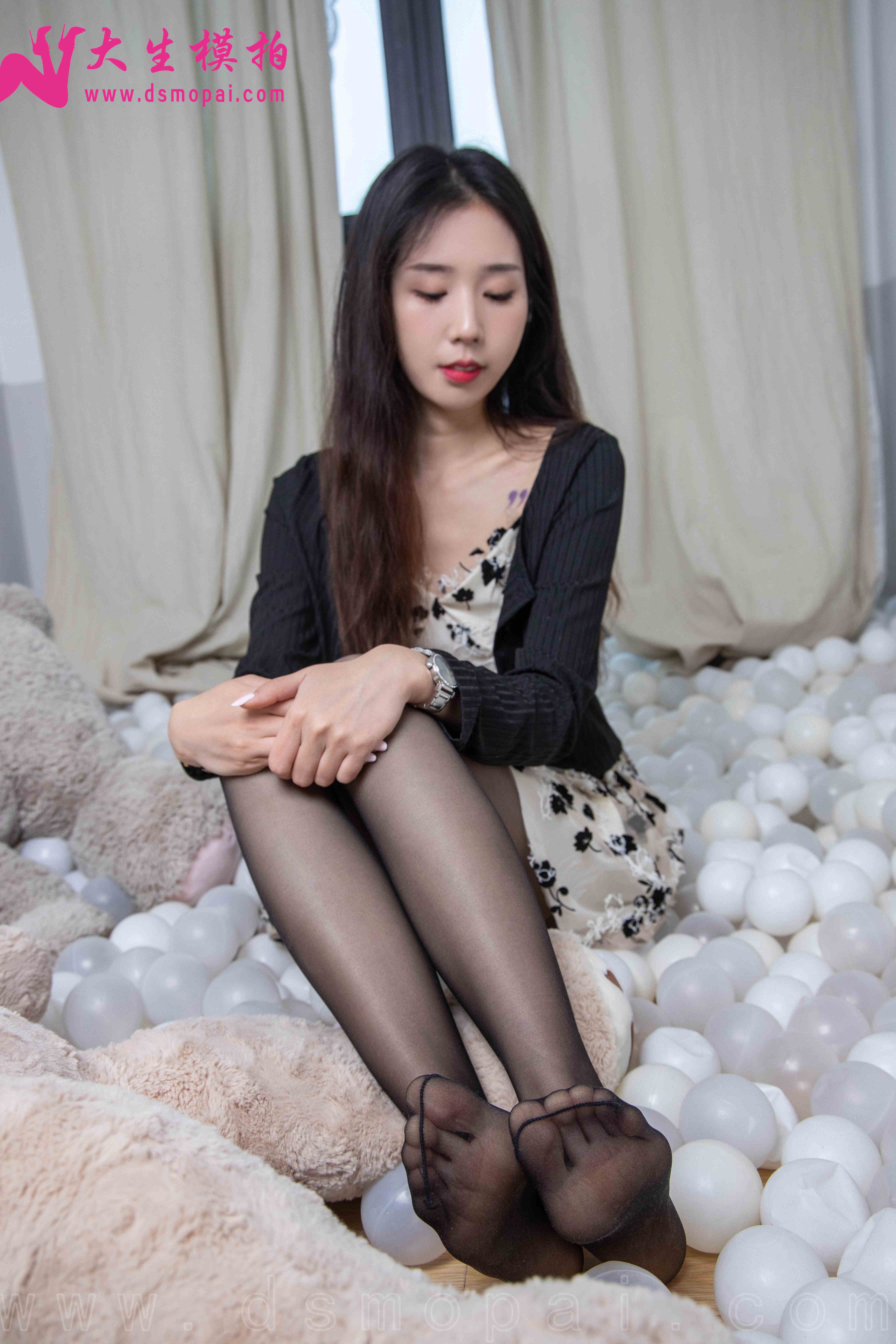 China Beauty Legs and feet 999