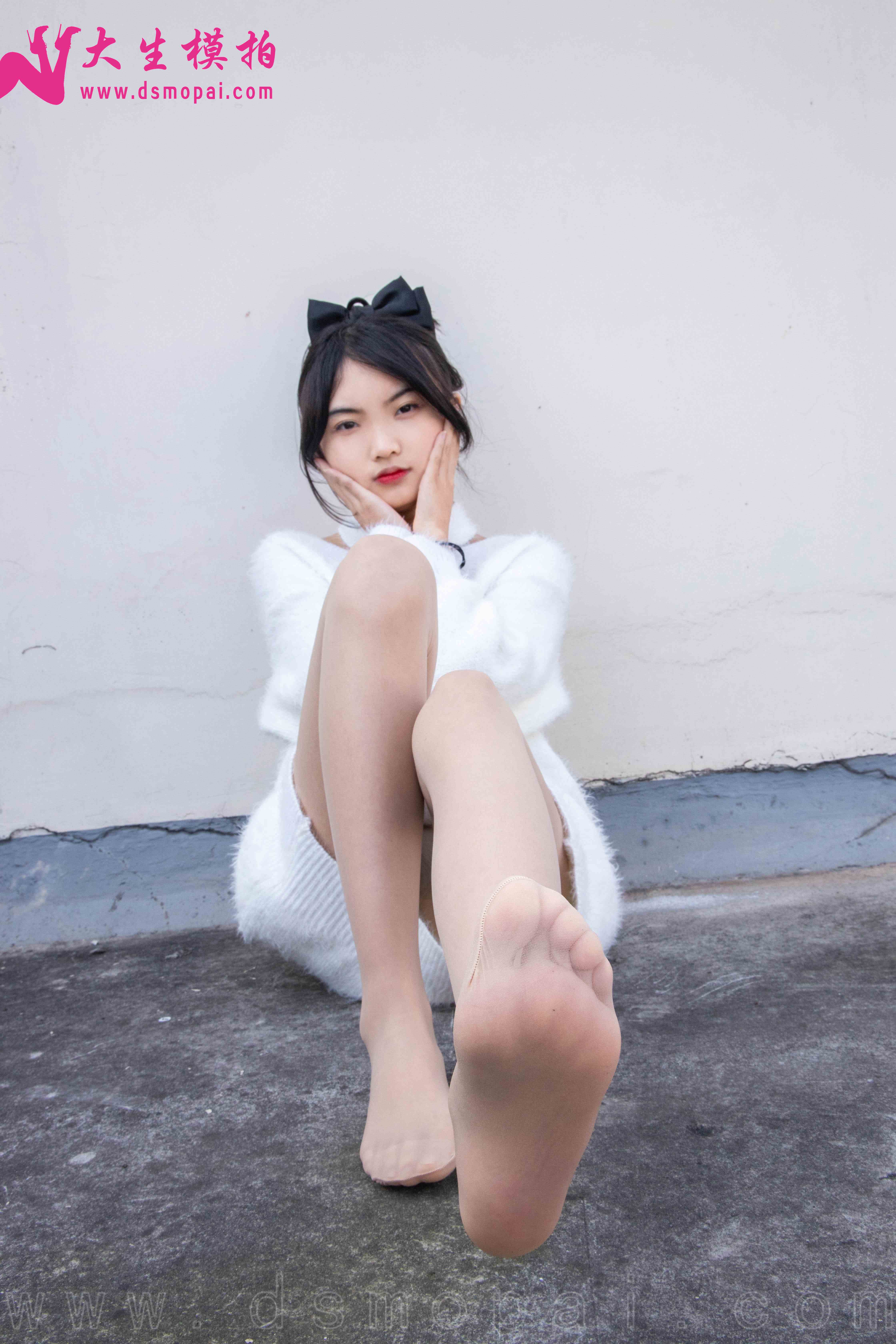 China Beauty Legs and feet 1000