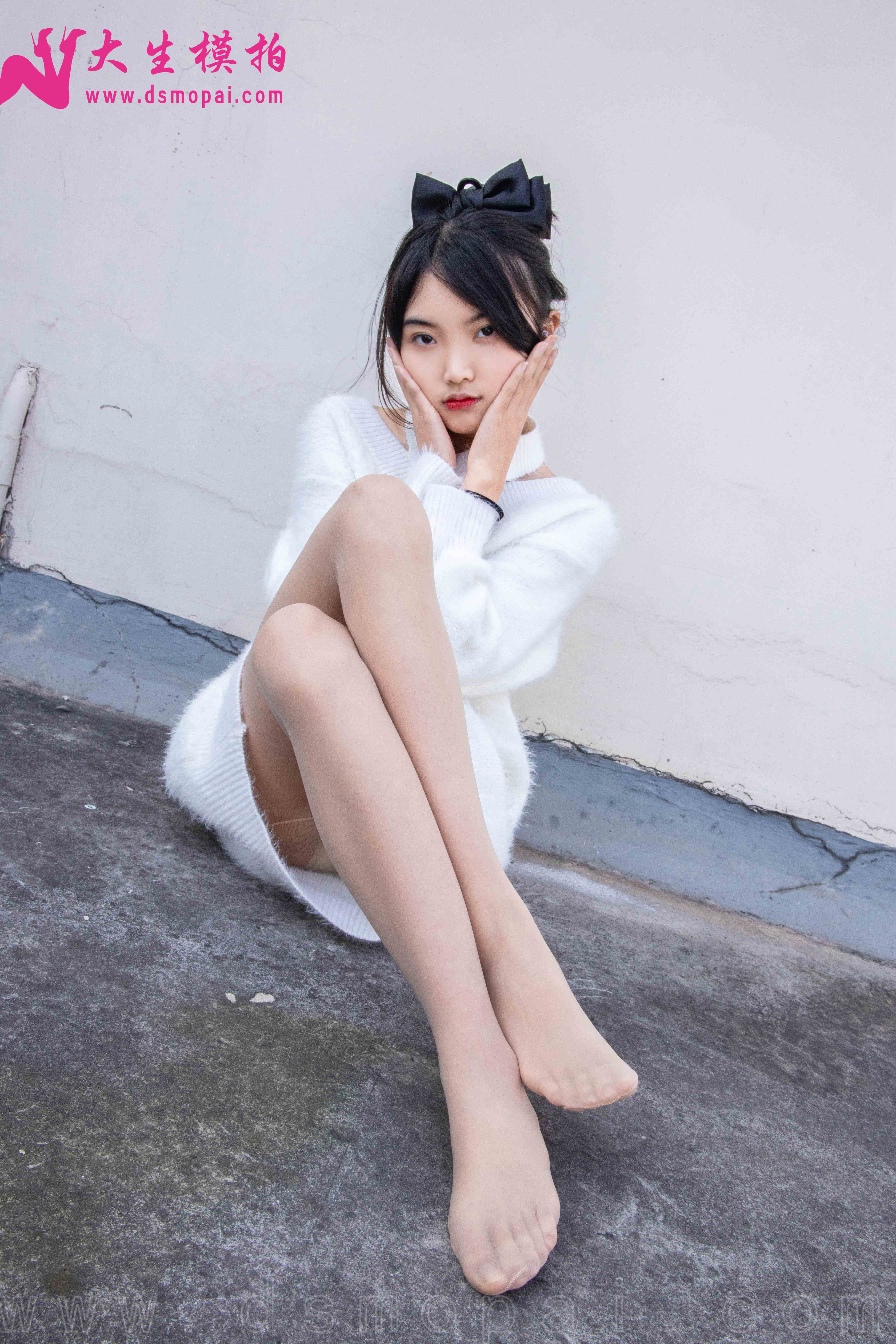 China Beauty Legs and feet 1000