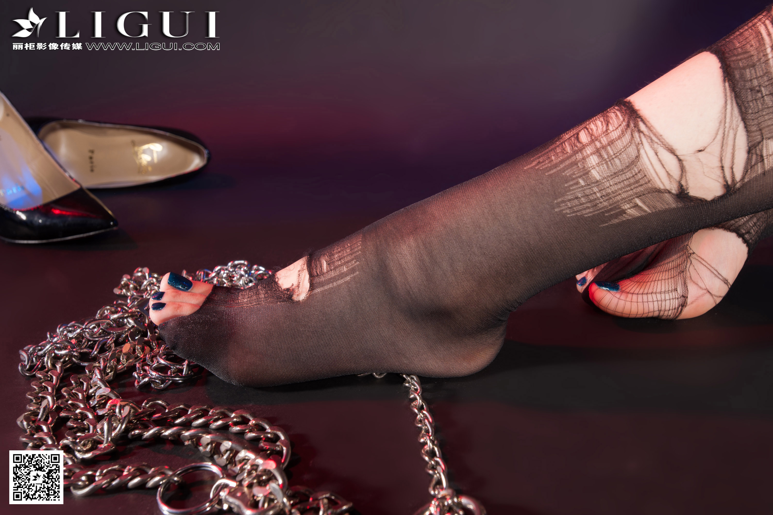 pretty lady dirty feet 33