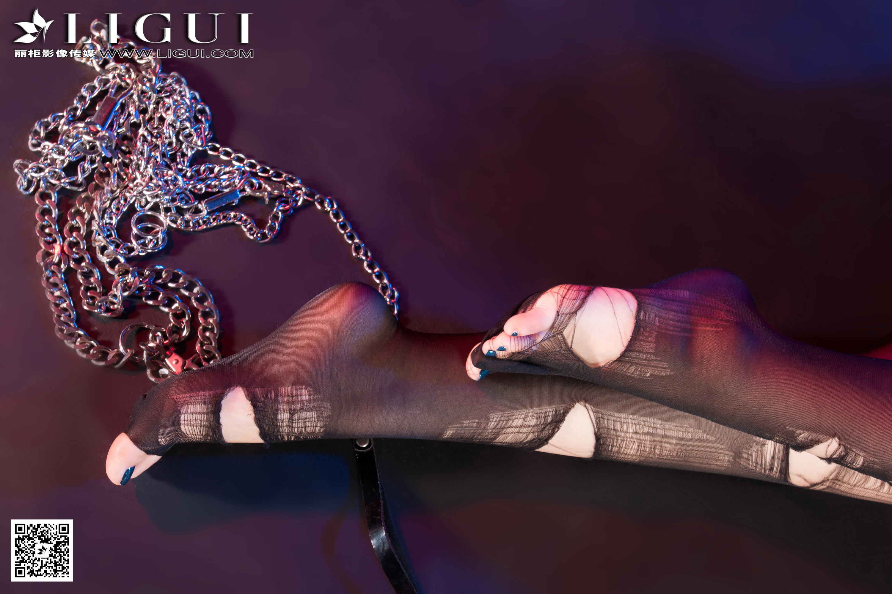 pretty lady dirty feet 33