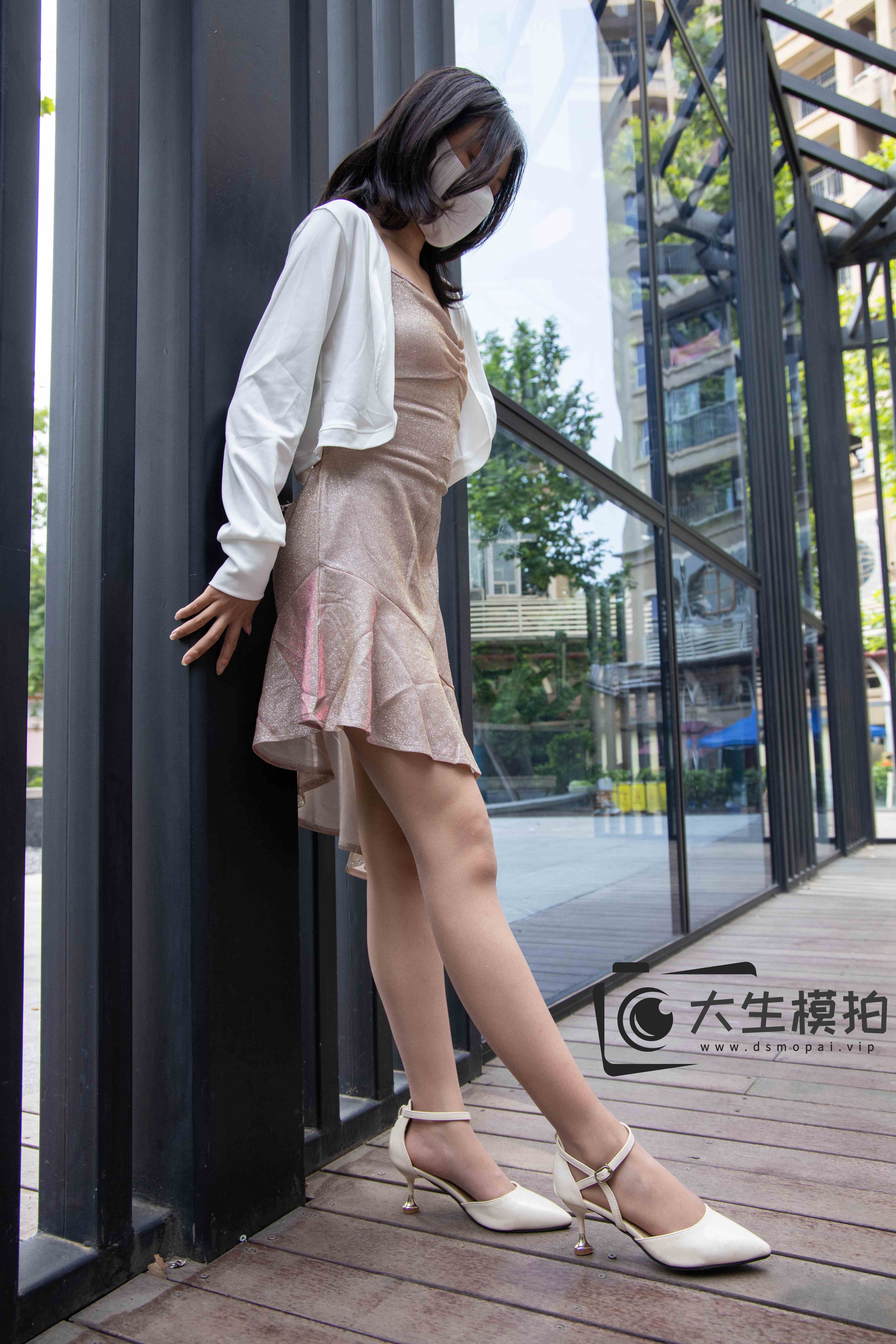 China Beauty Legs and feet 1001