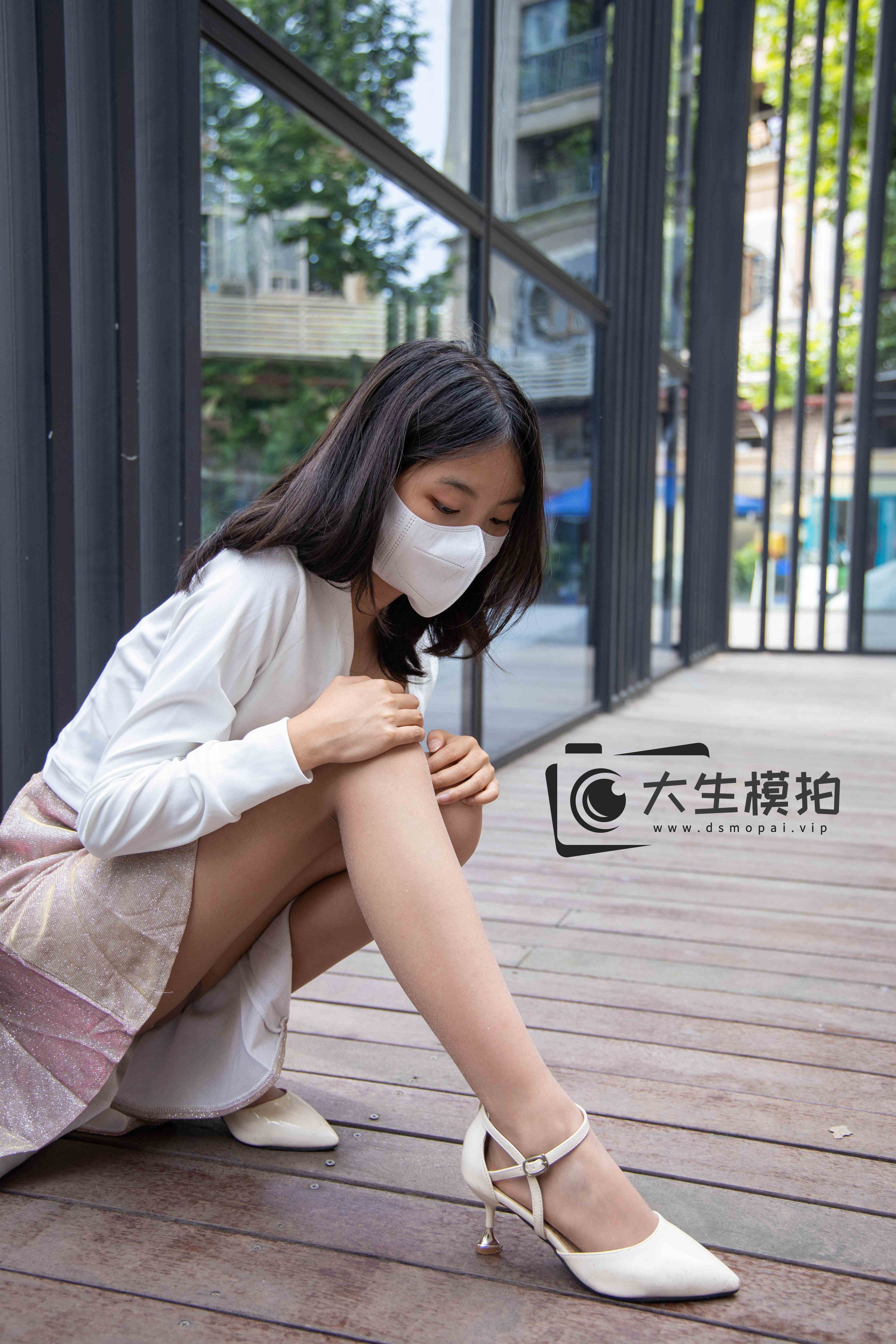 China Beauty Legs and feet 1001