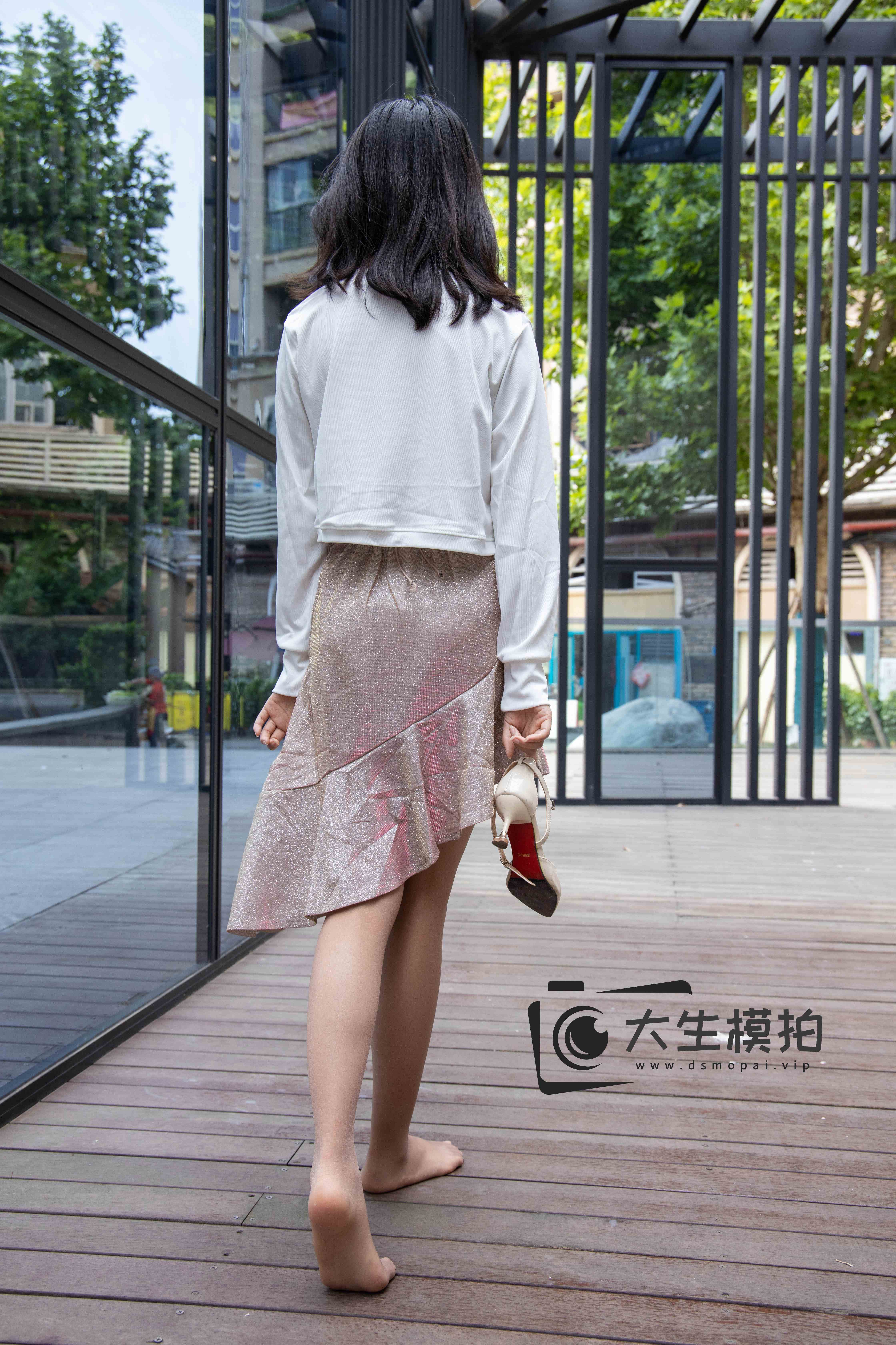 China Beauty Legs and feet 1001