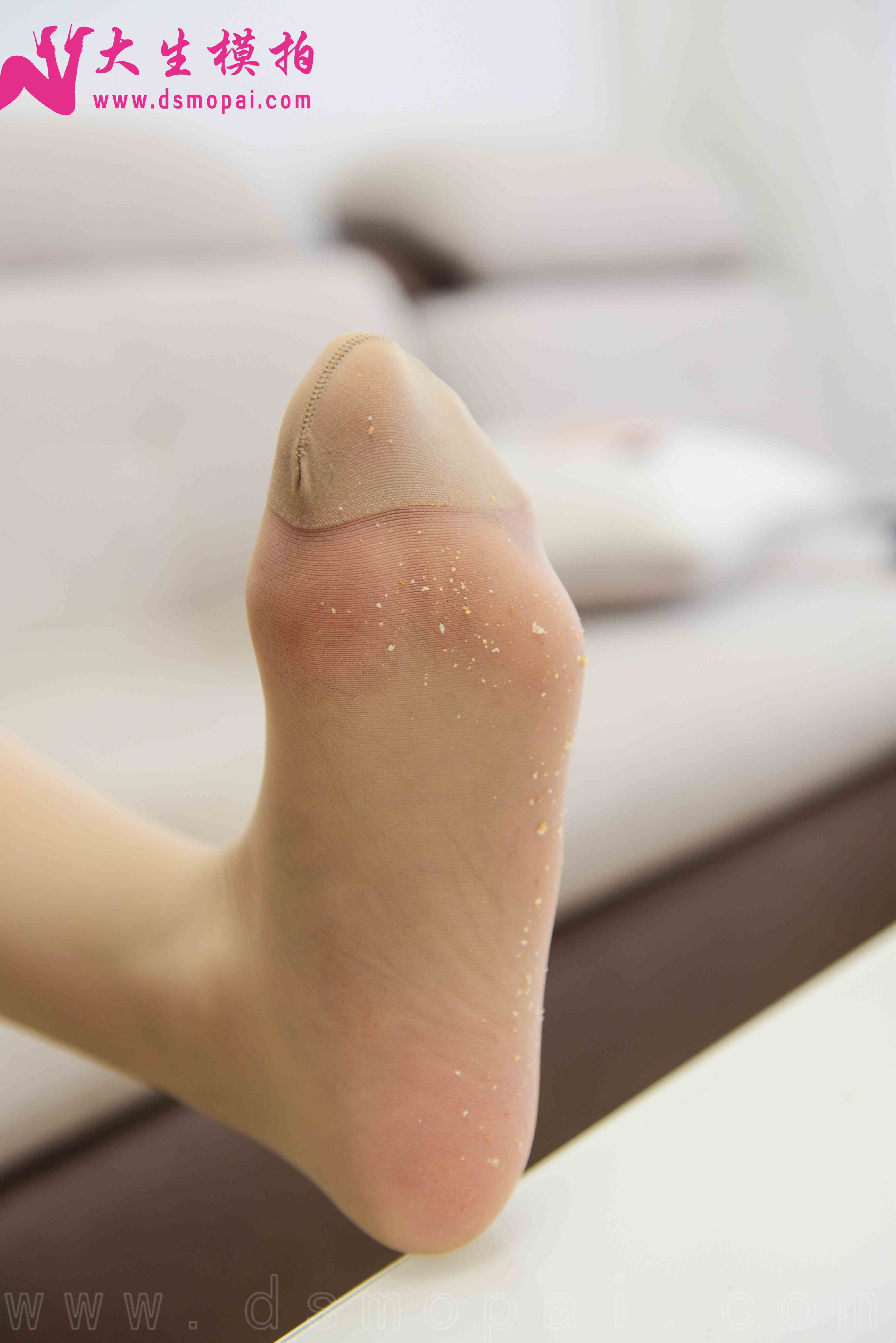 China Beauty Legs and feet 1006