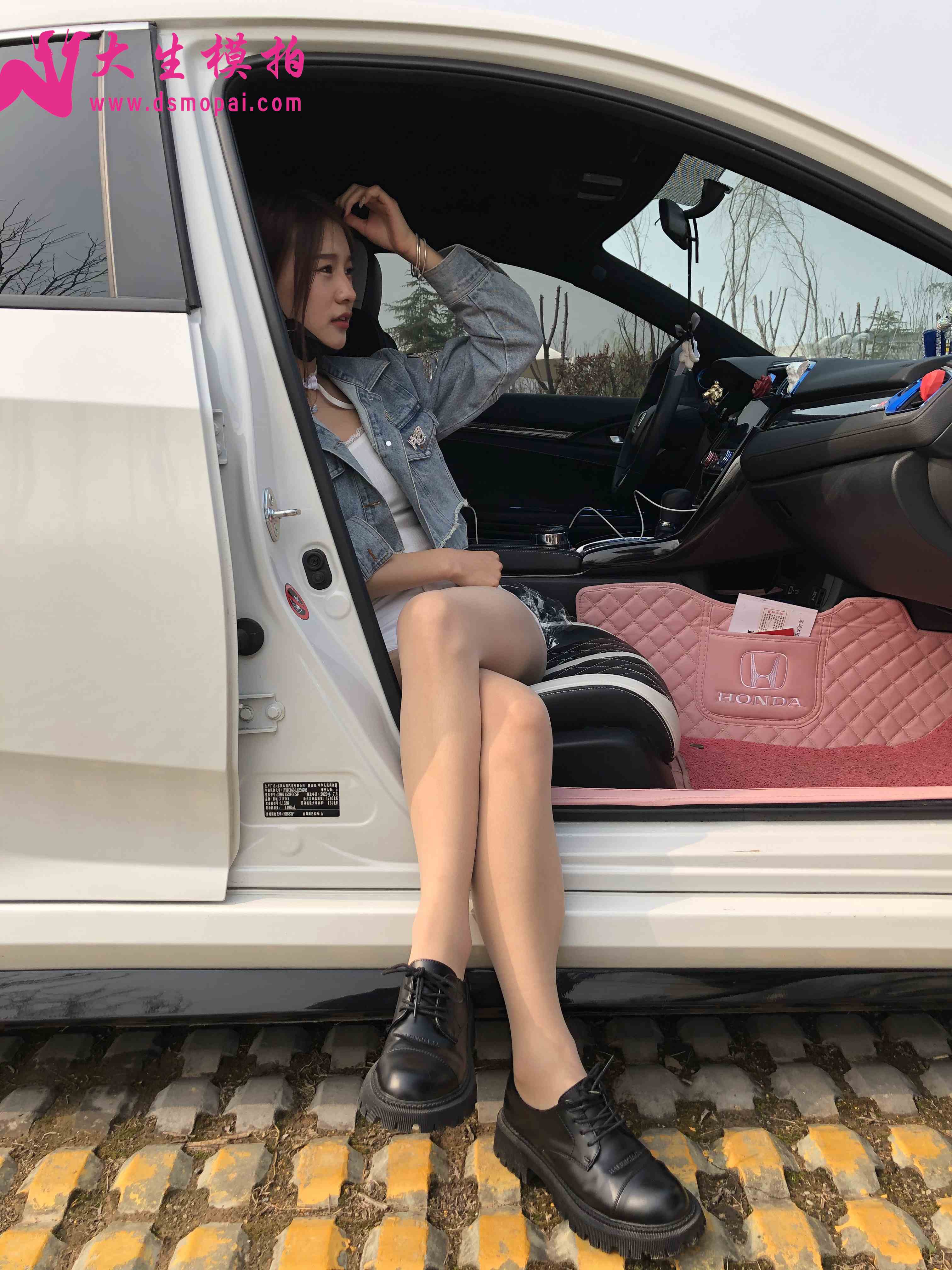 China Beauty Legs and feet 1007