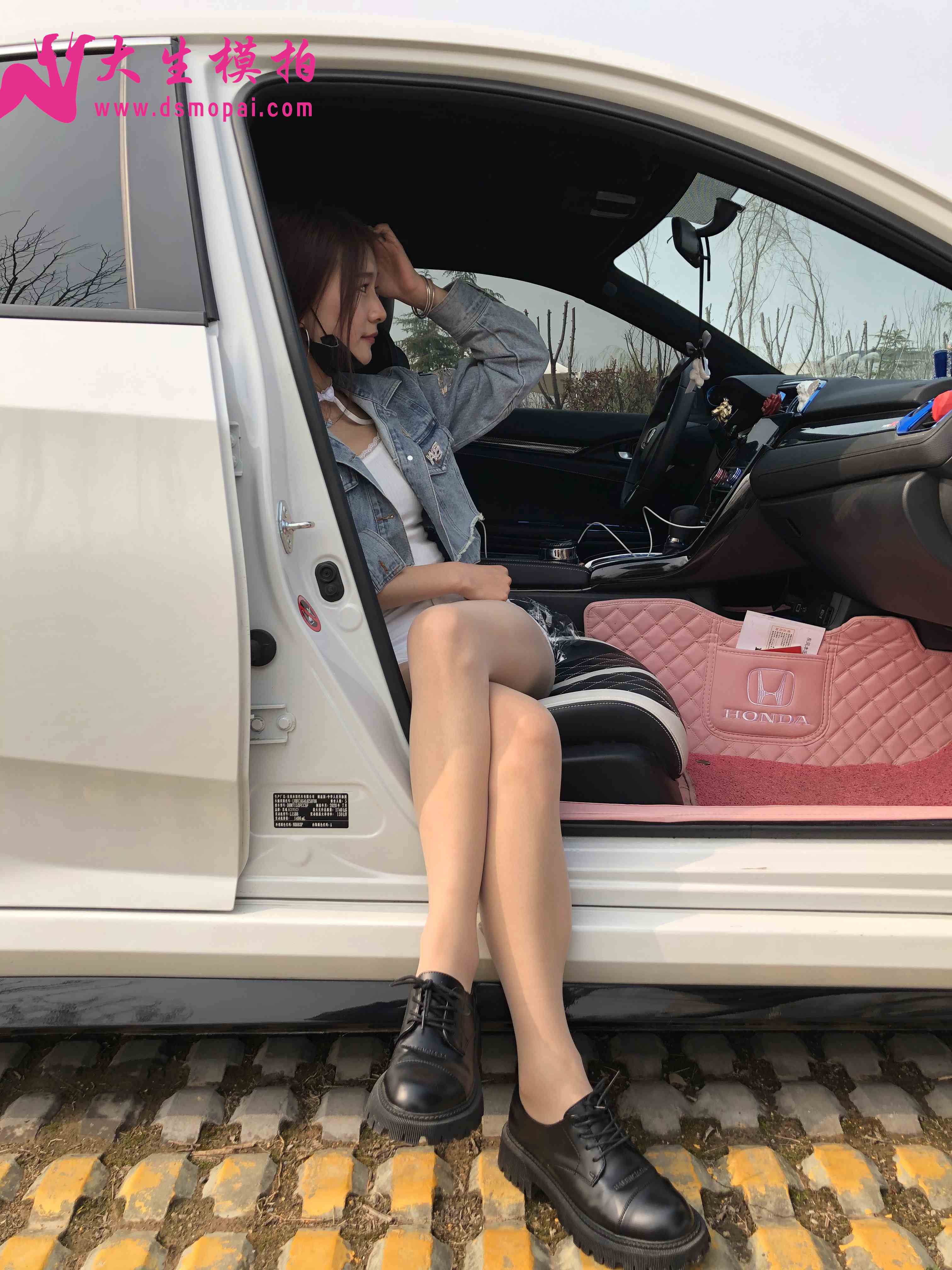 China Beauty Legs and feet 1007