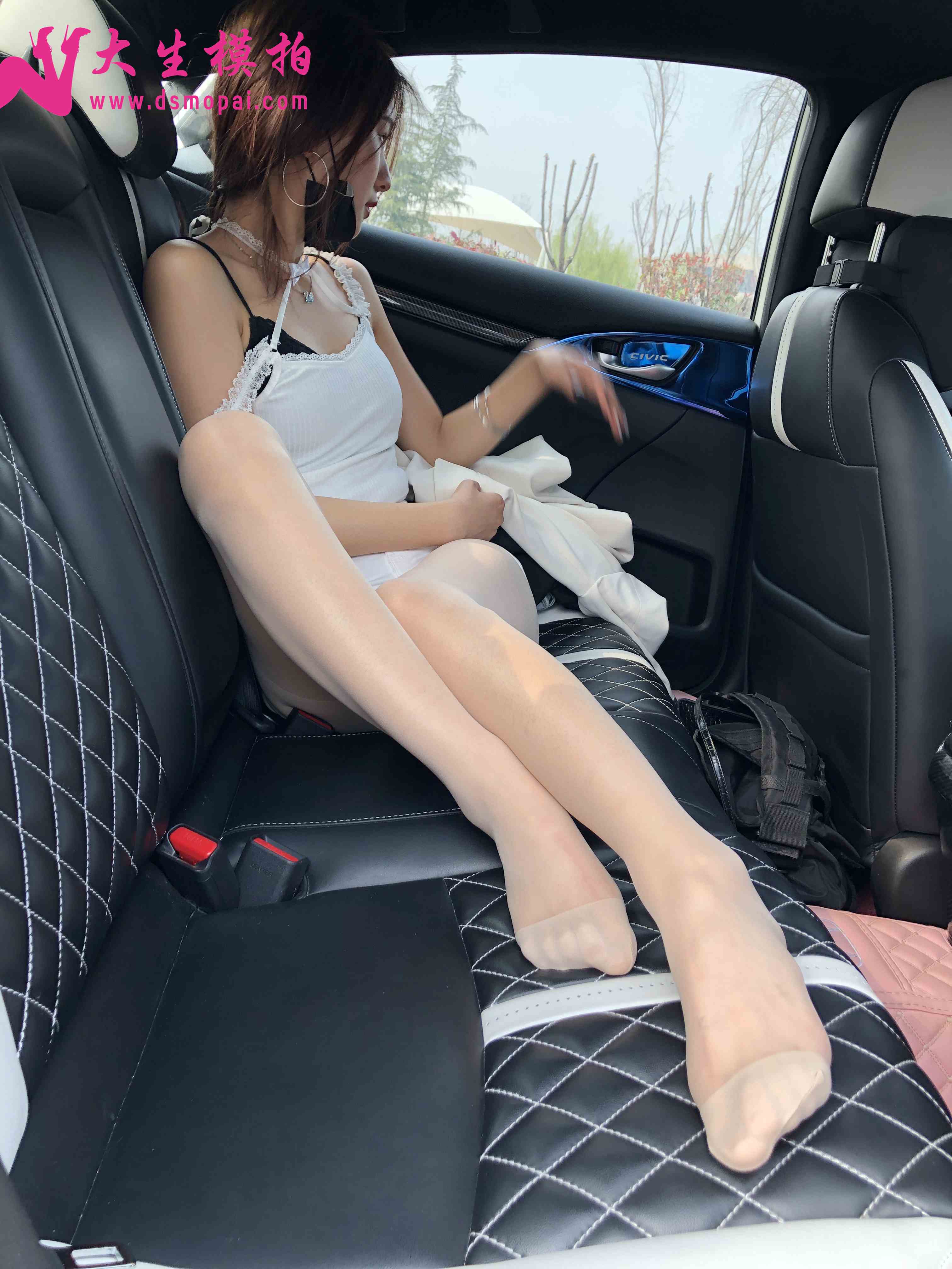 China Beauty Legs and feet 1007