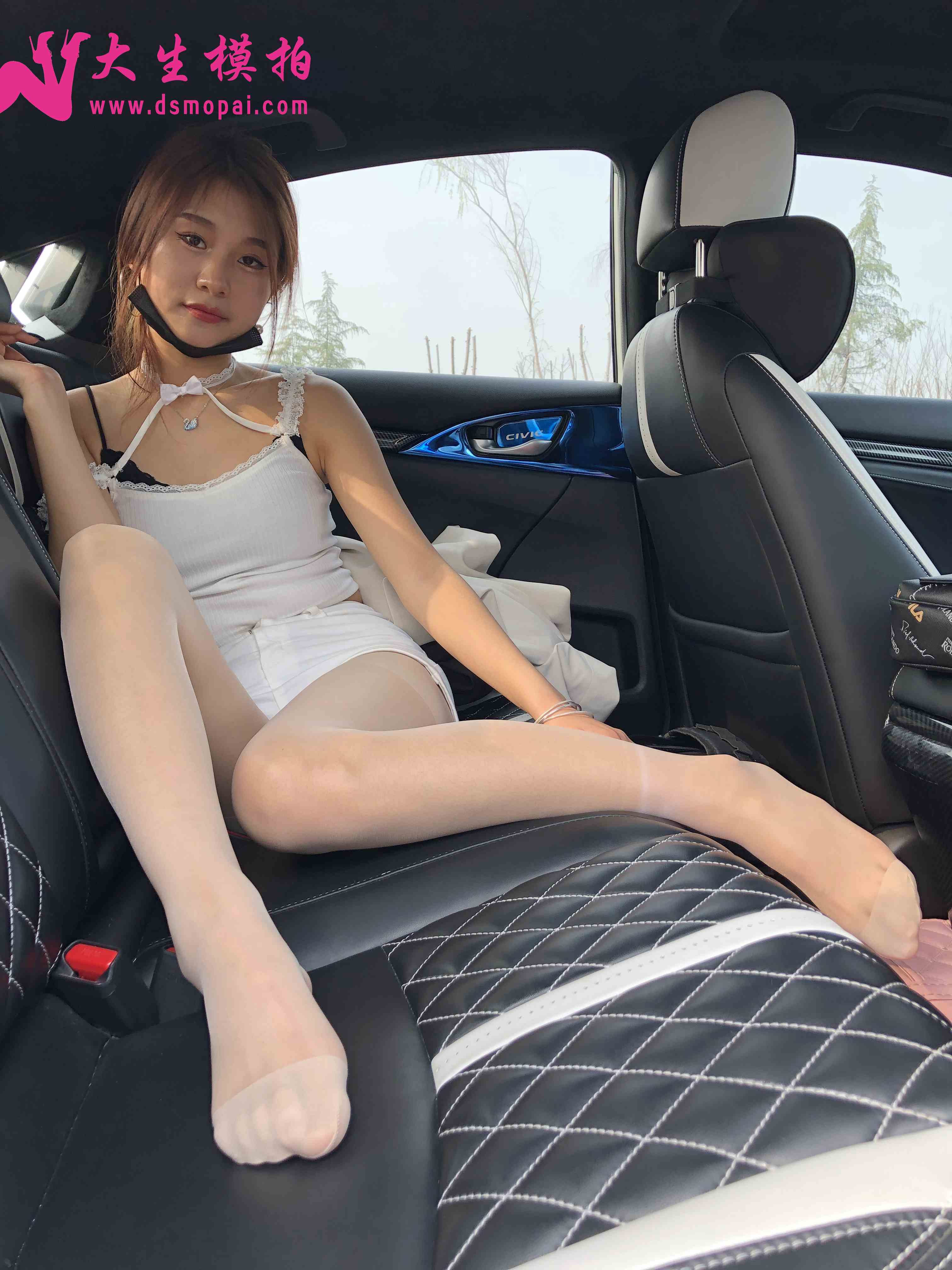 China Beauty Legs and feet 1007