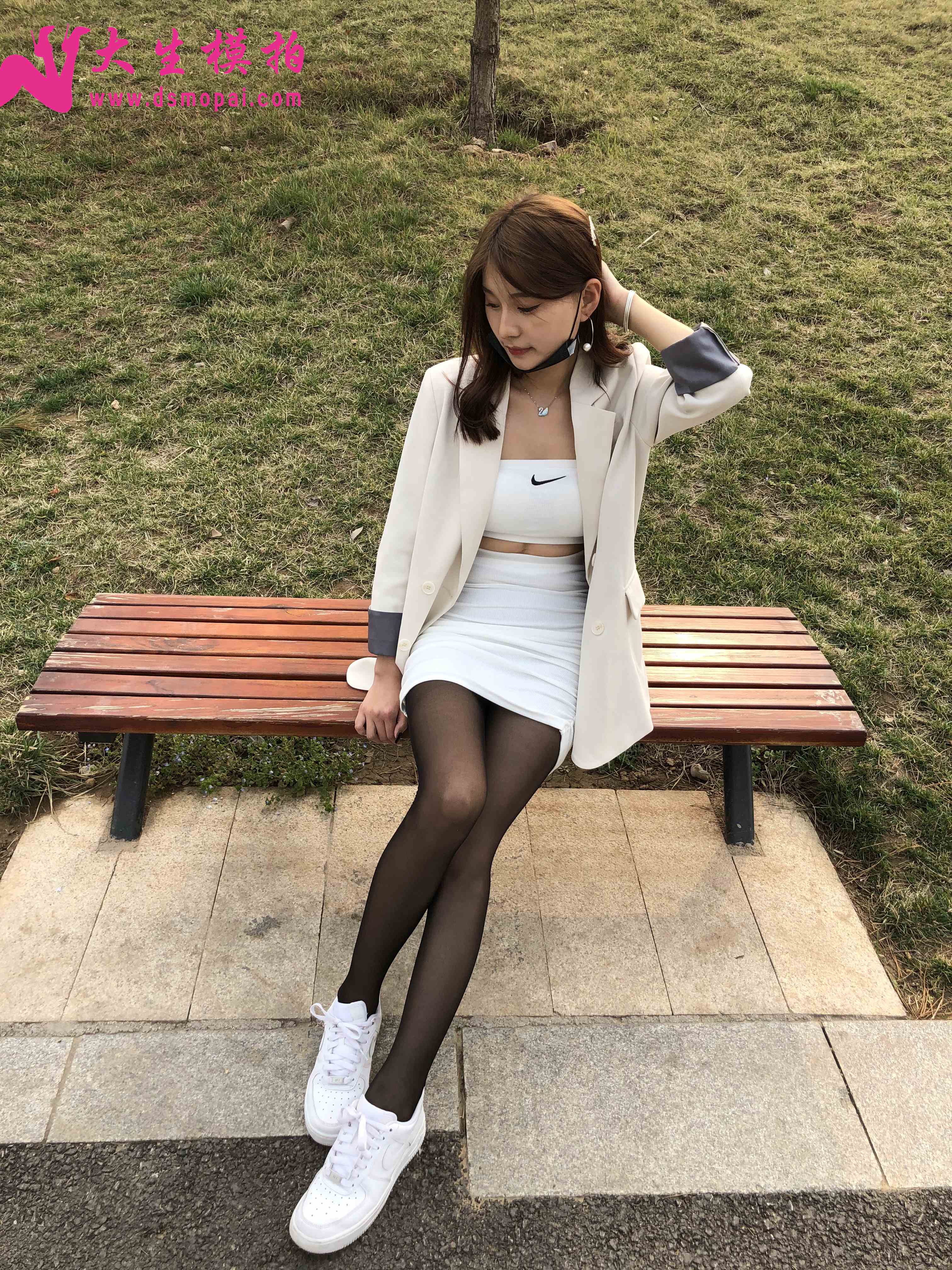 China Beauty Legs and feet 1008