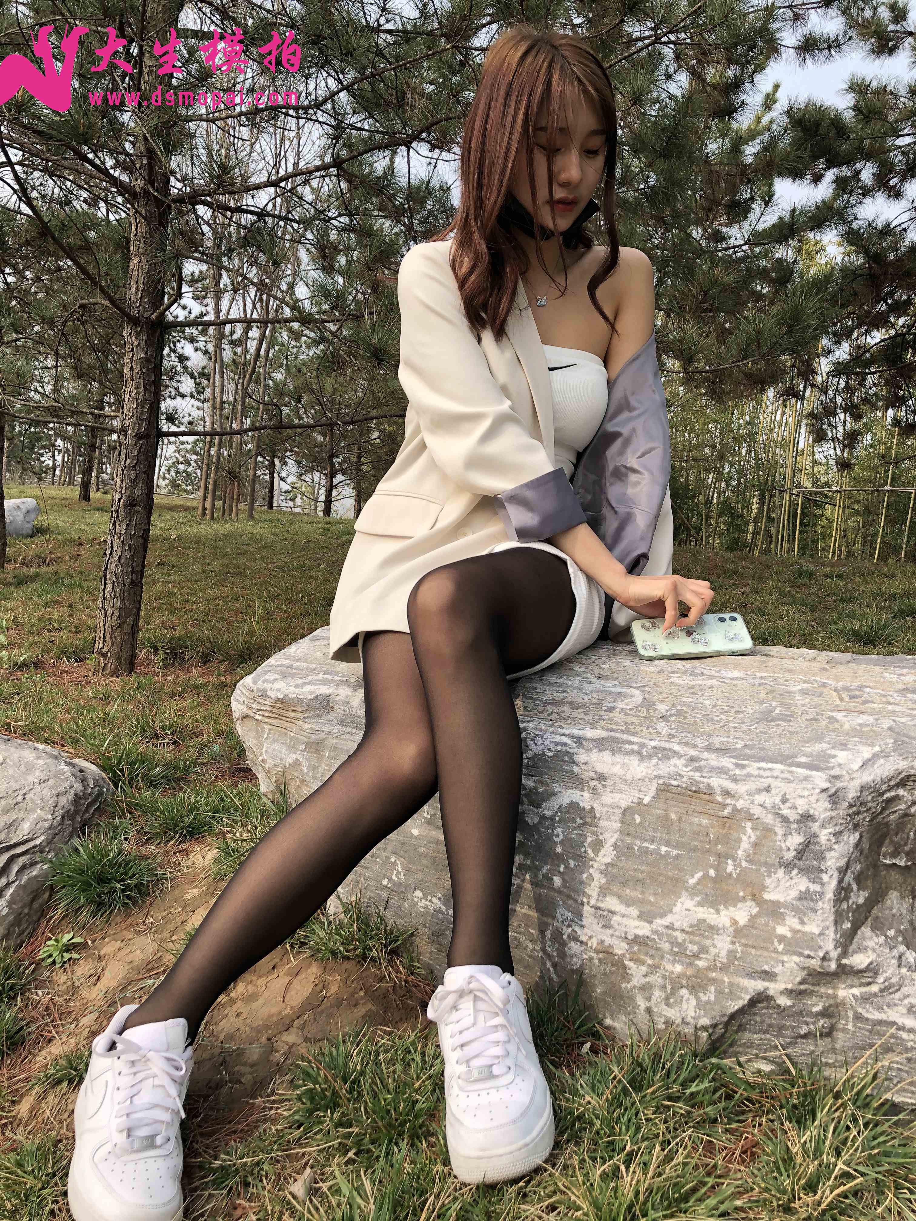 China Beauty Legs and feet 1008