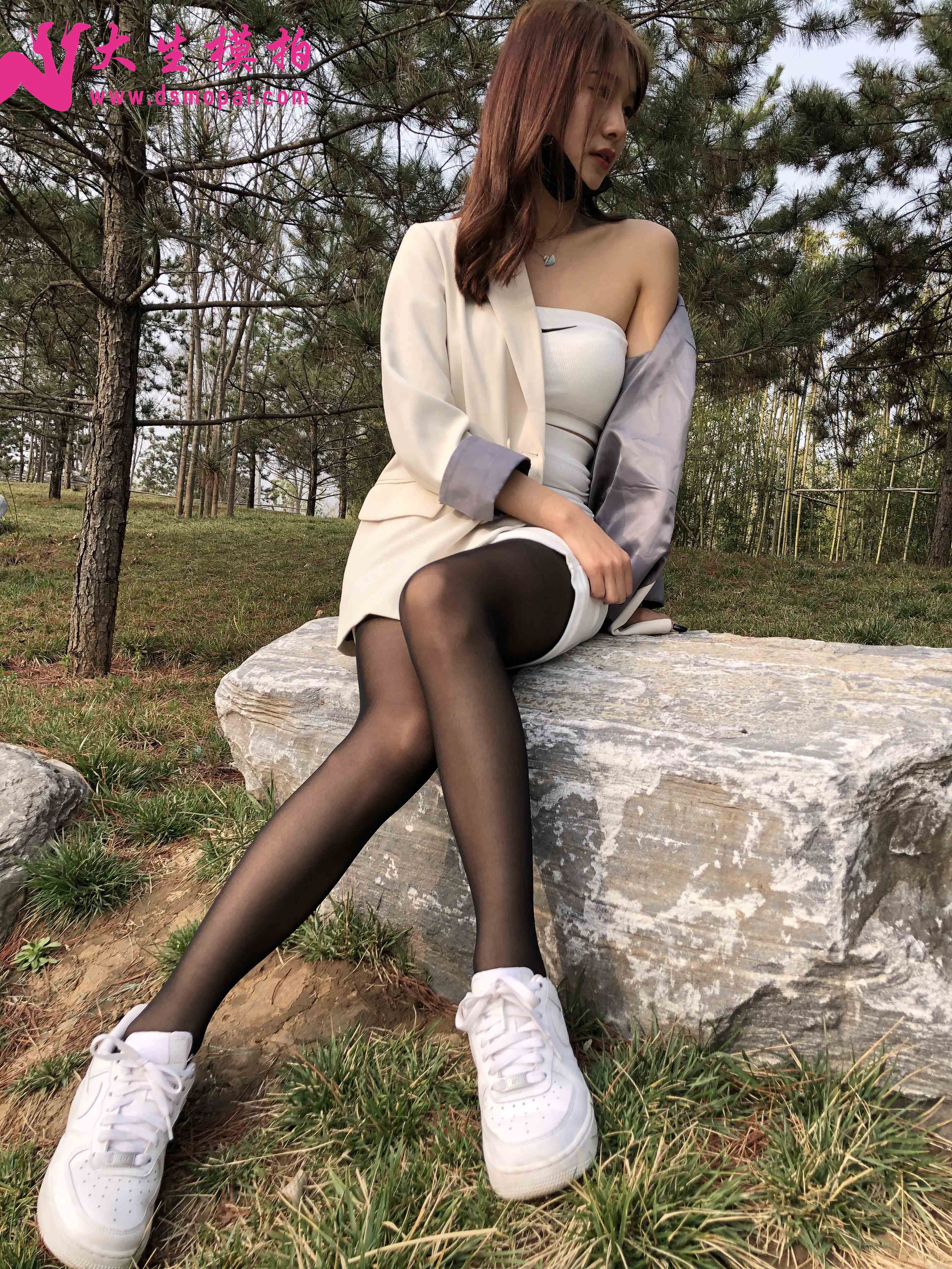 China Beauty Legs and feet 1008