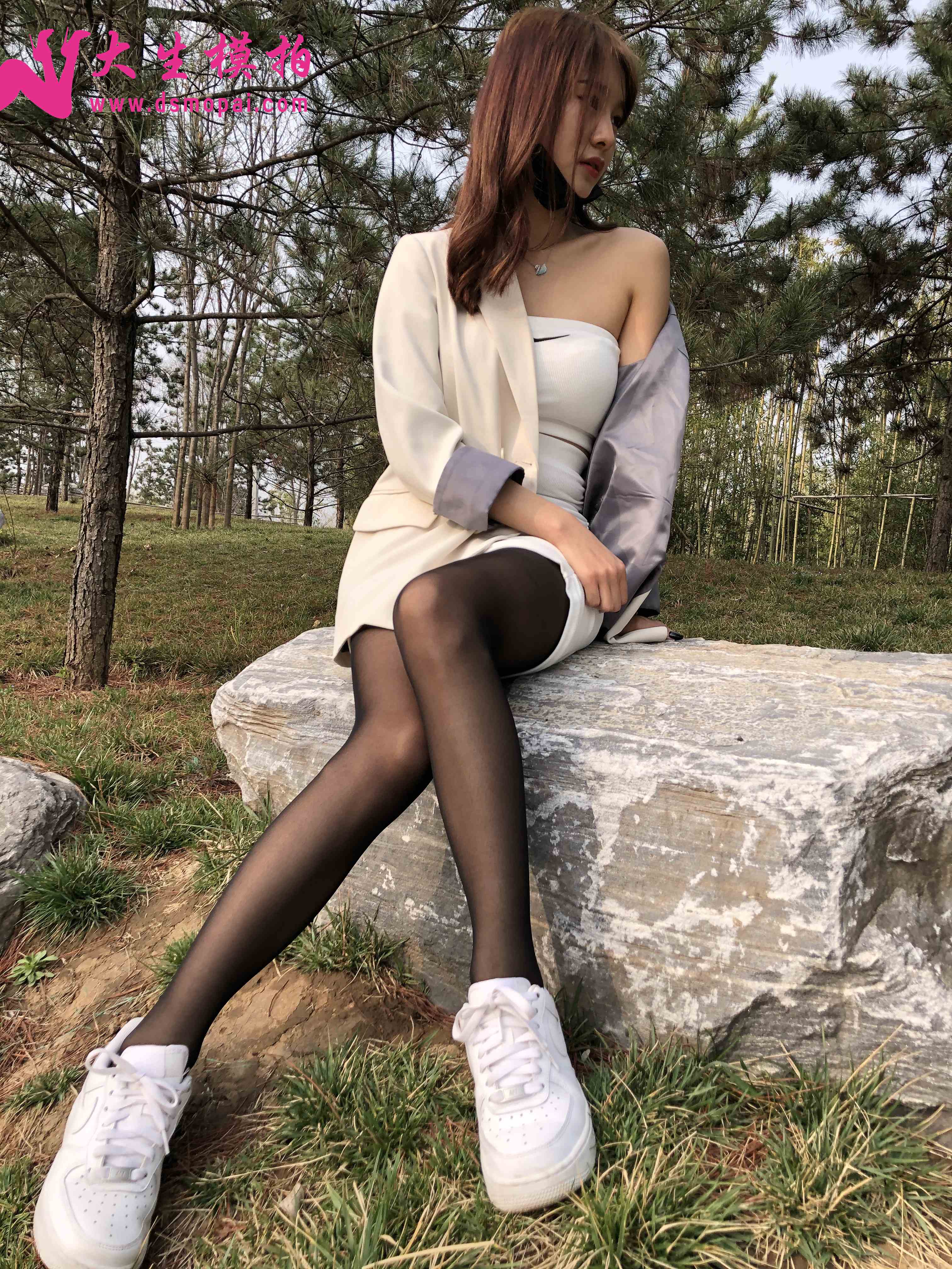 China Beauty Legs and feet 1008