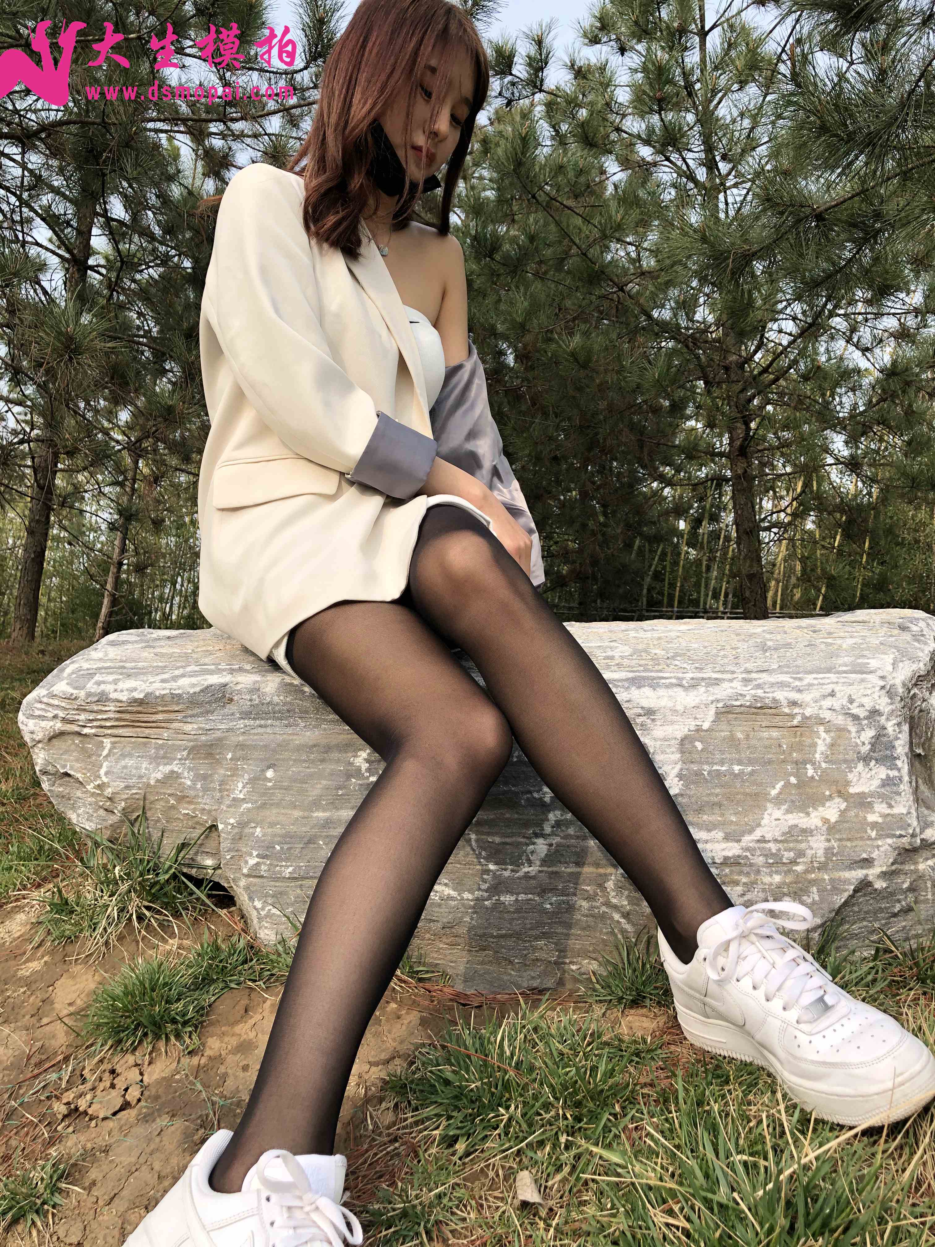 China Beauty Legs and feet 1008