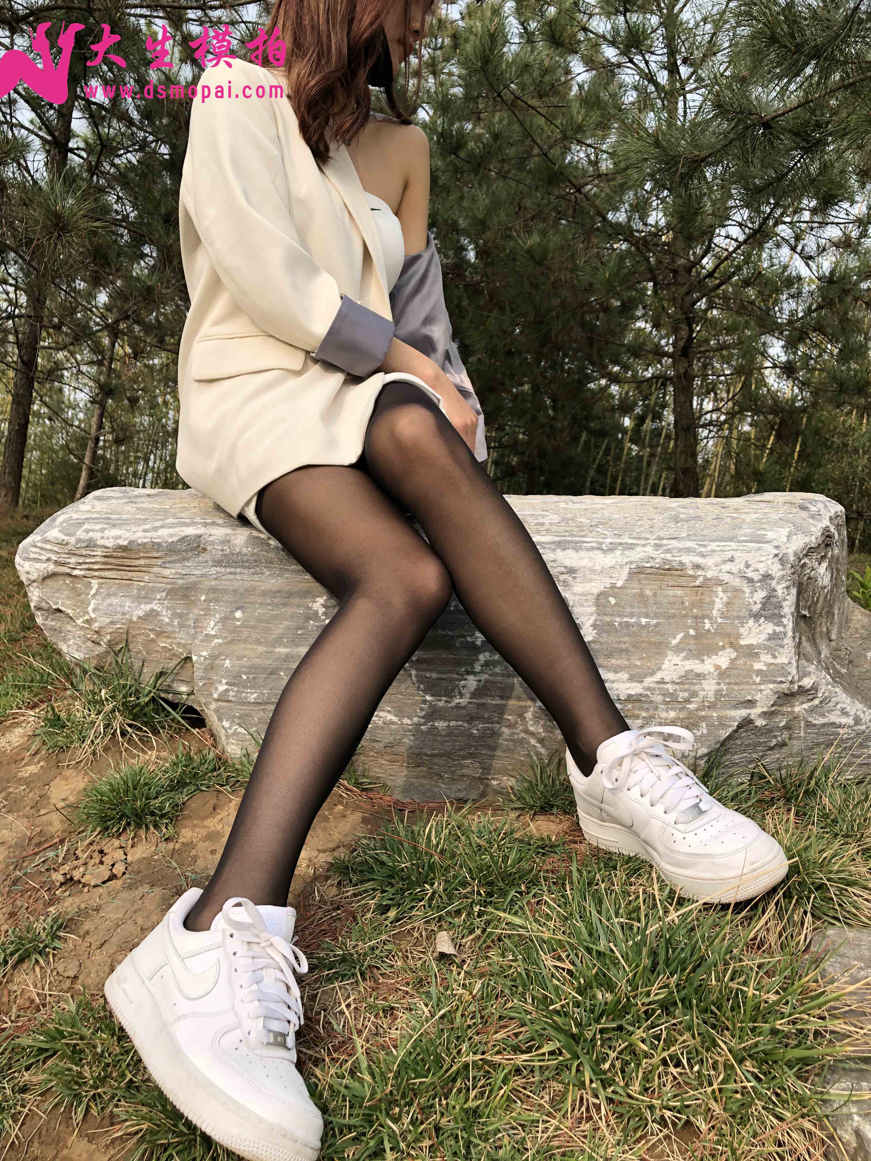 China Beauty Legs and feet 1008