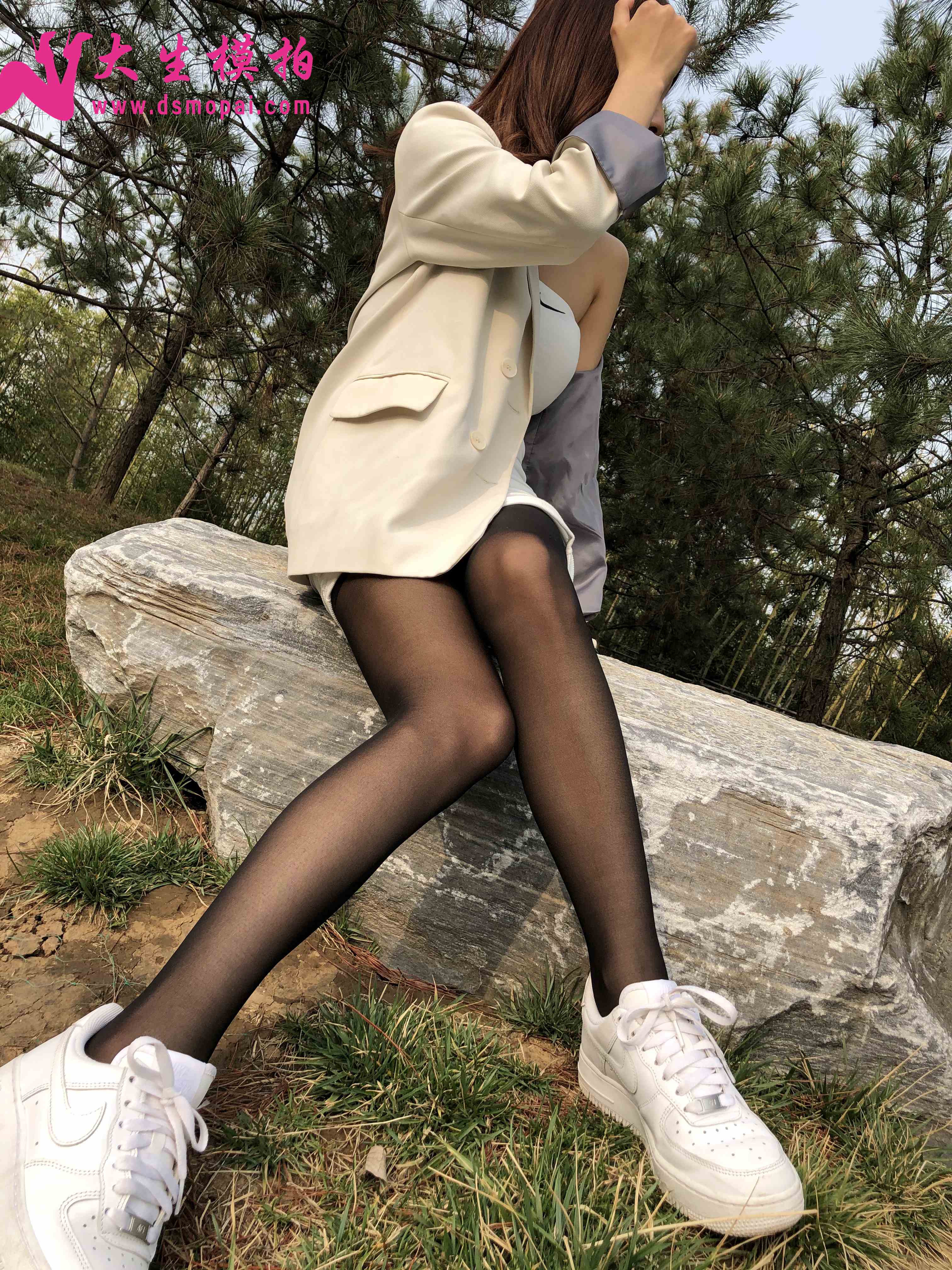 China Beauty Legs and feet 1008