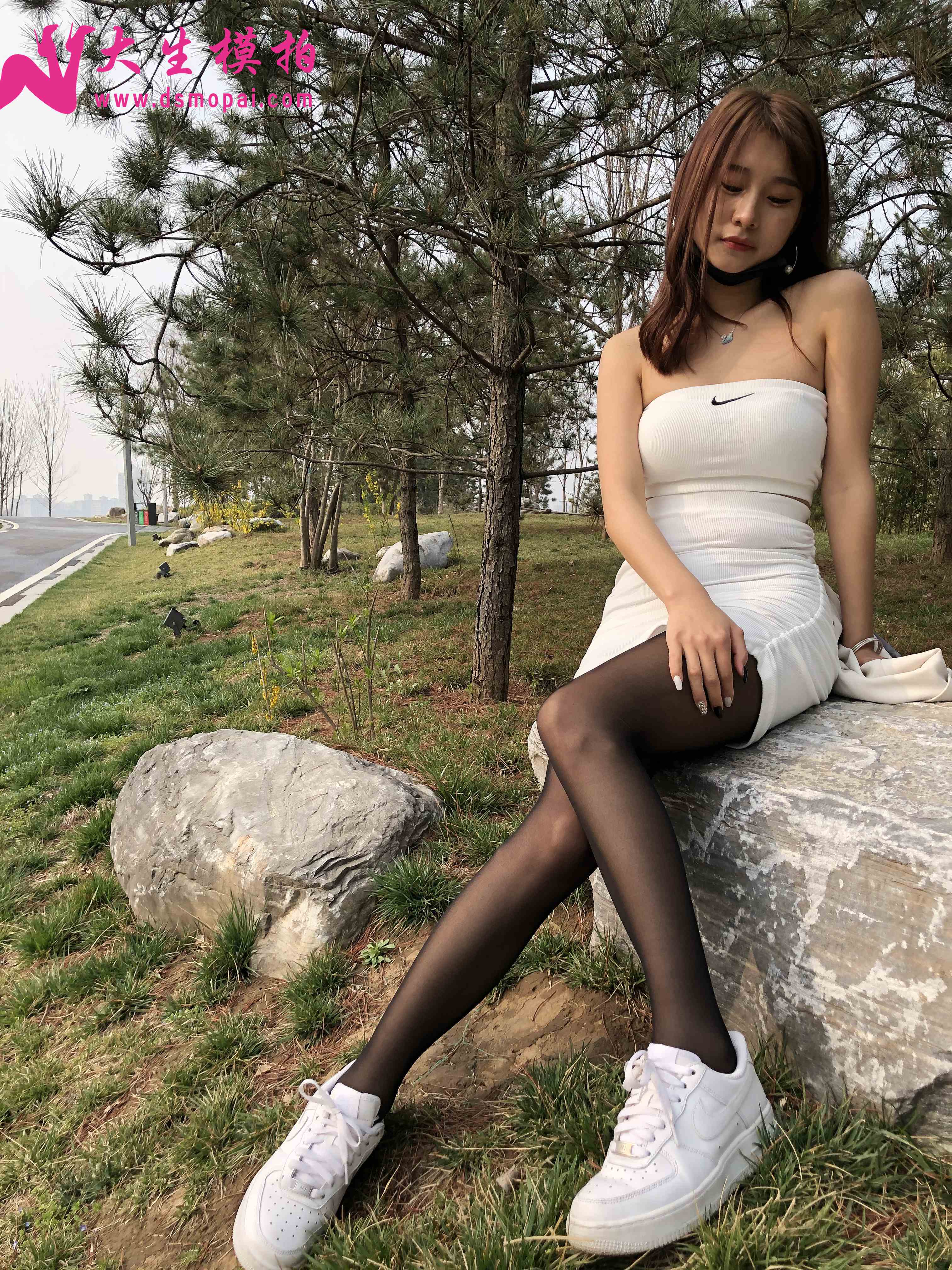 China Beauty Legs and feet 1008