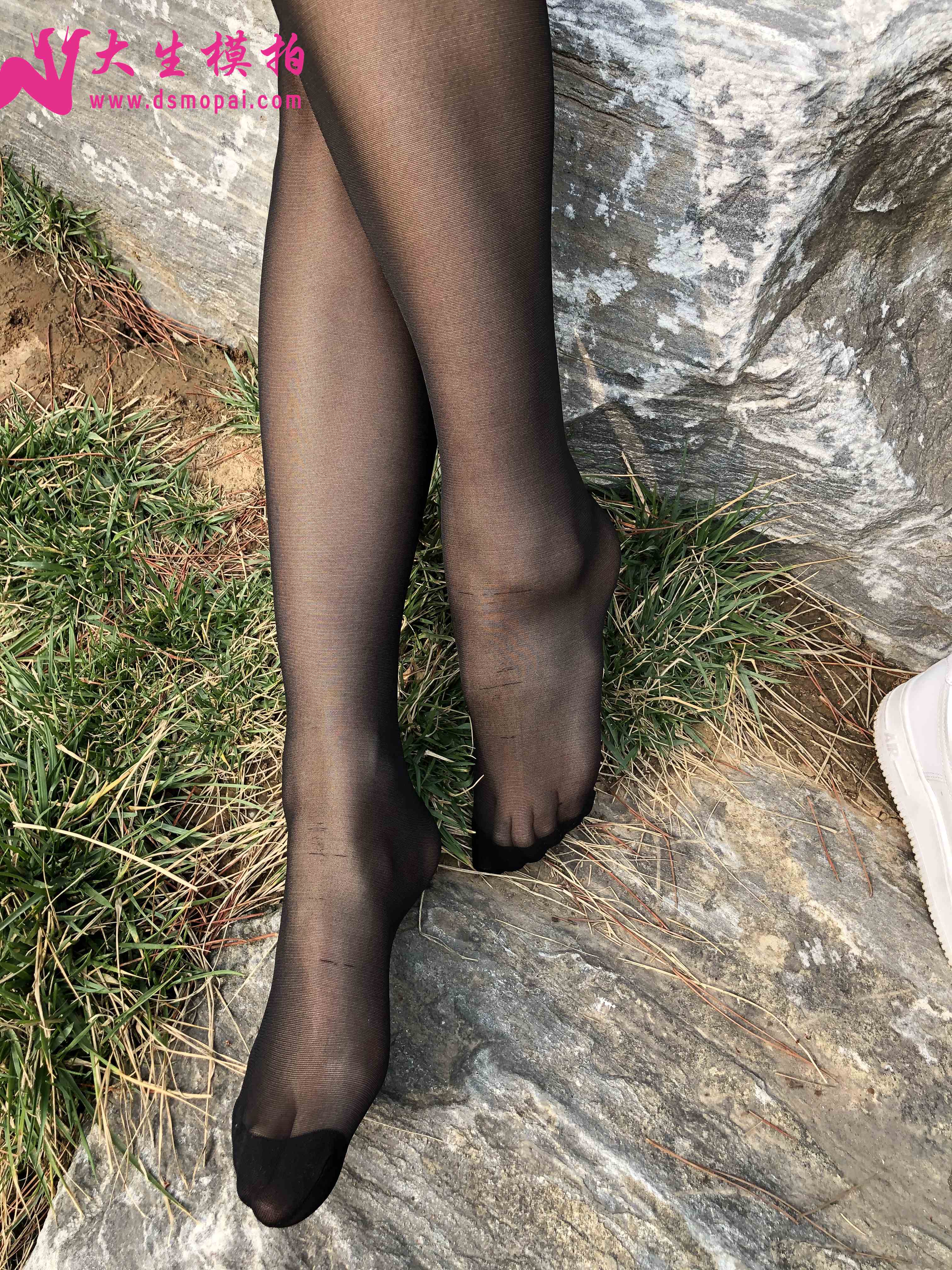 China Beauty Legs and feet 1008